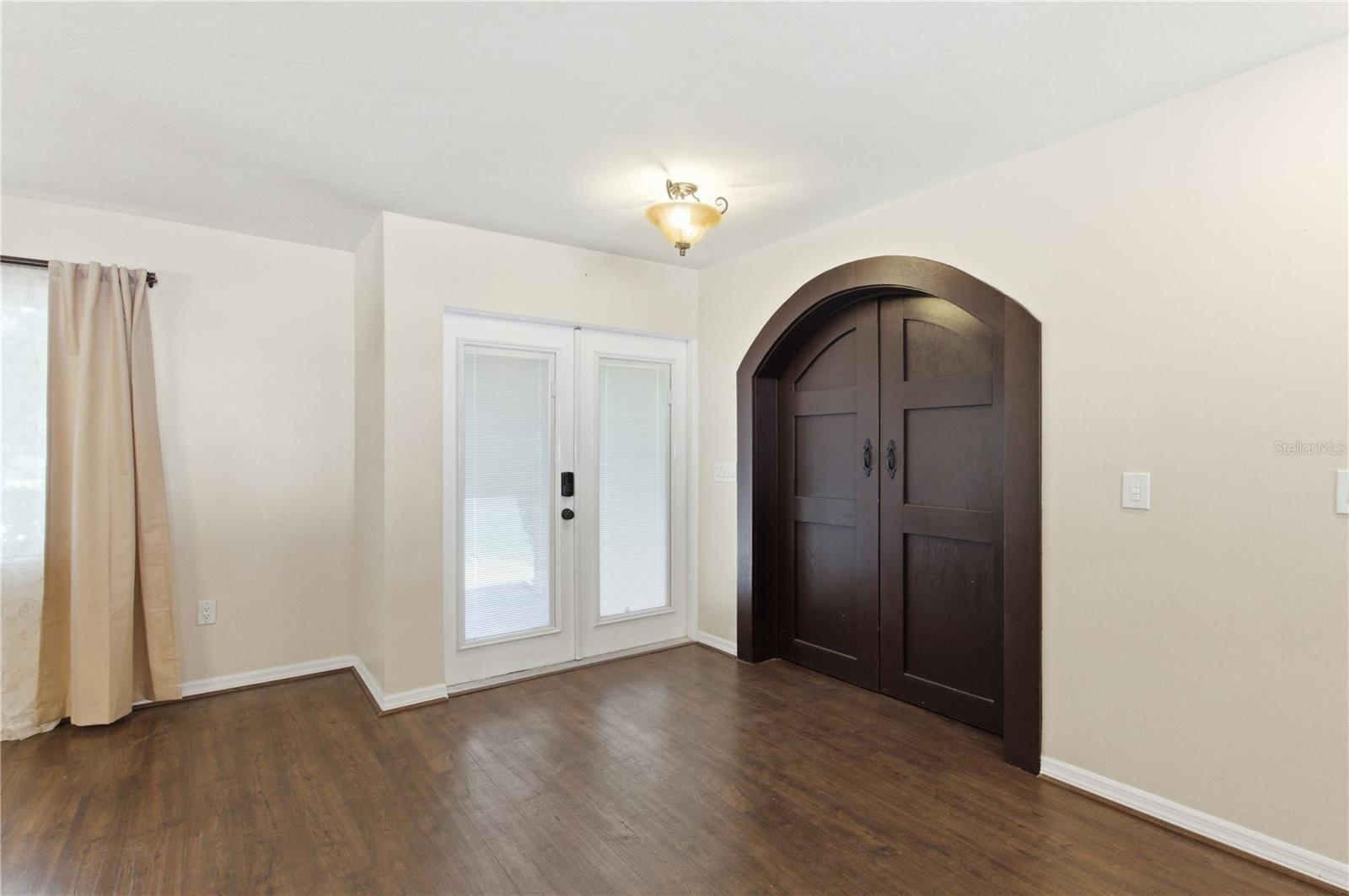 KENSINGTON PARK - Residential