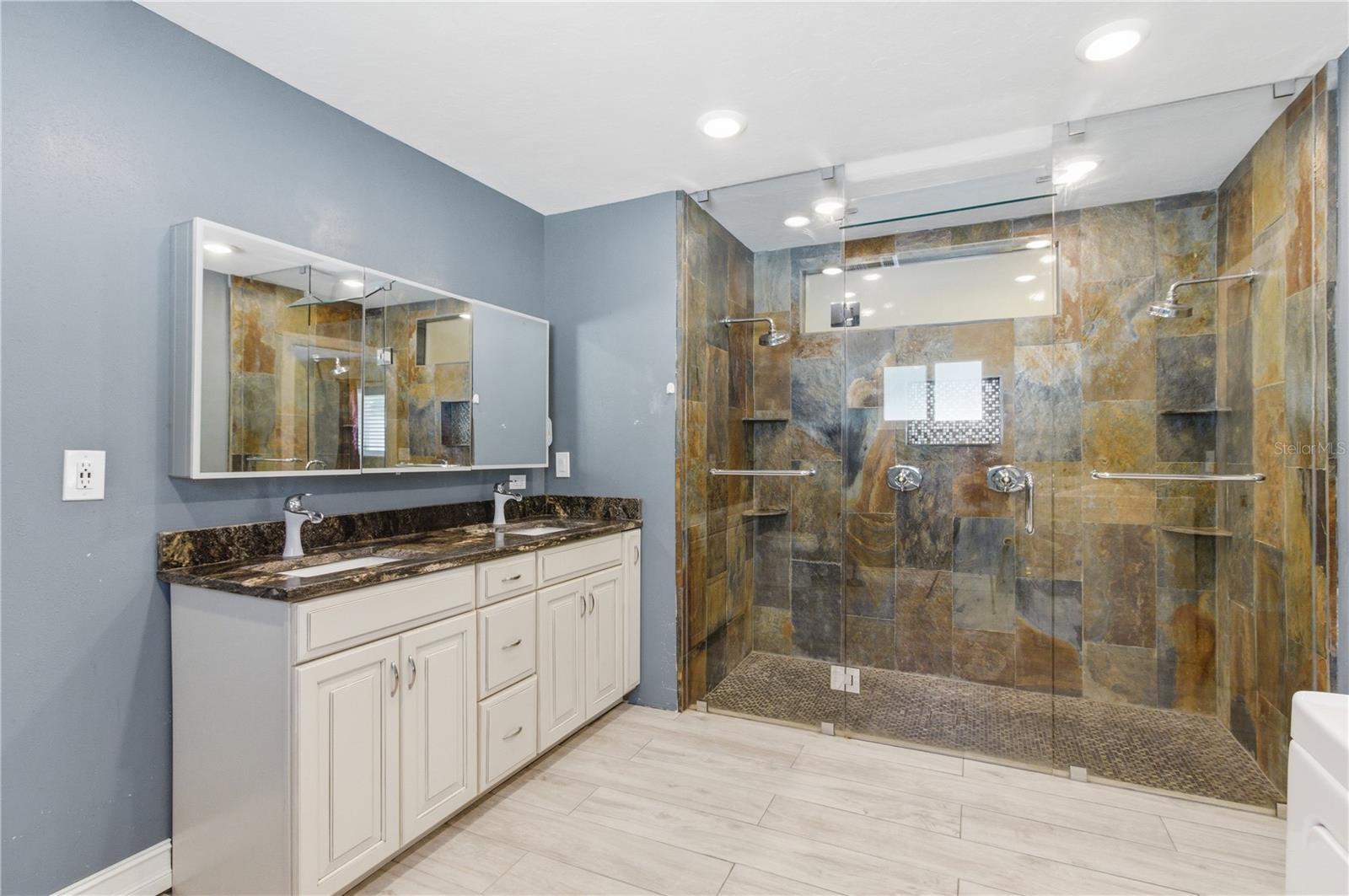 KENSINGTON PARK - Residential