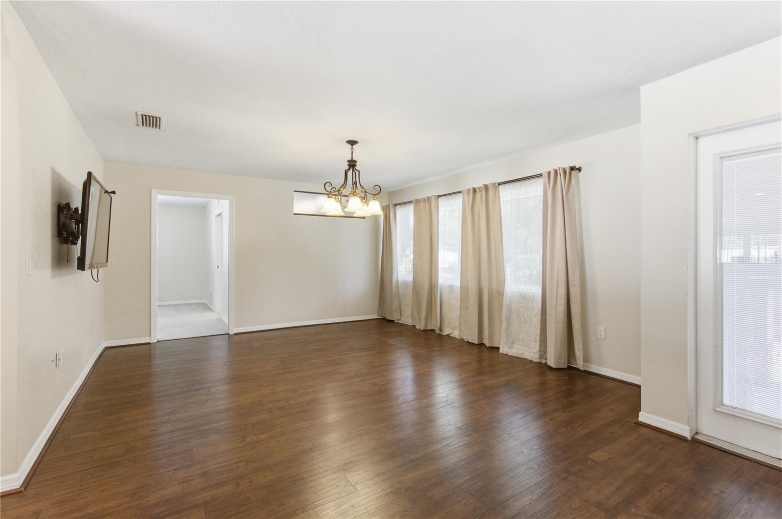 KENSINGTON PARK - Residential