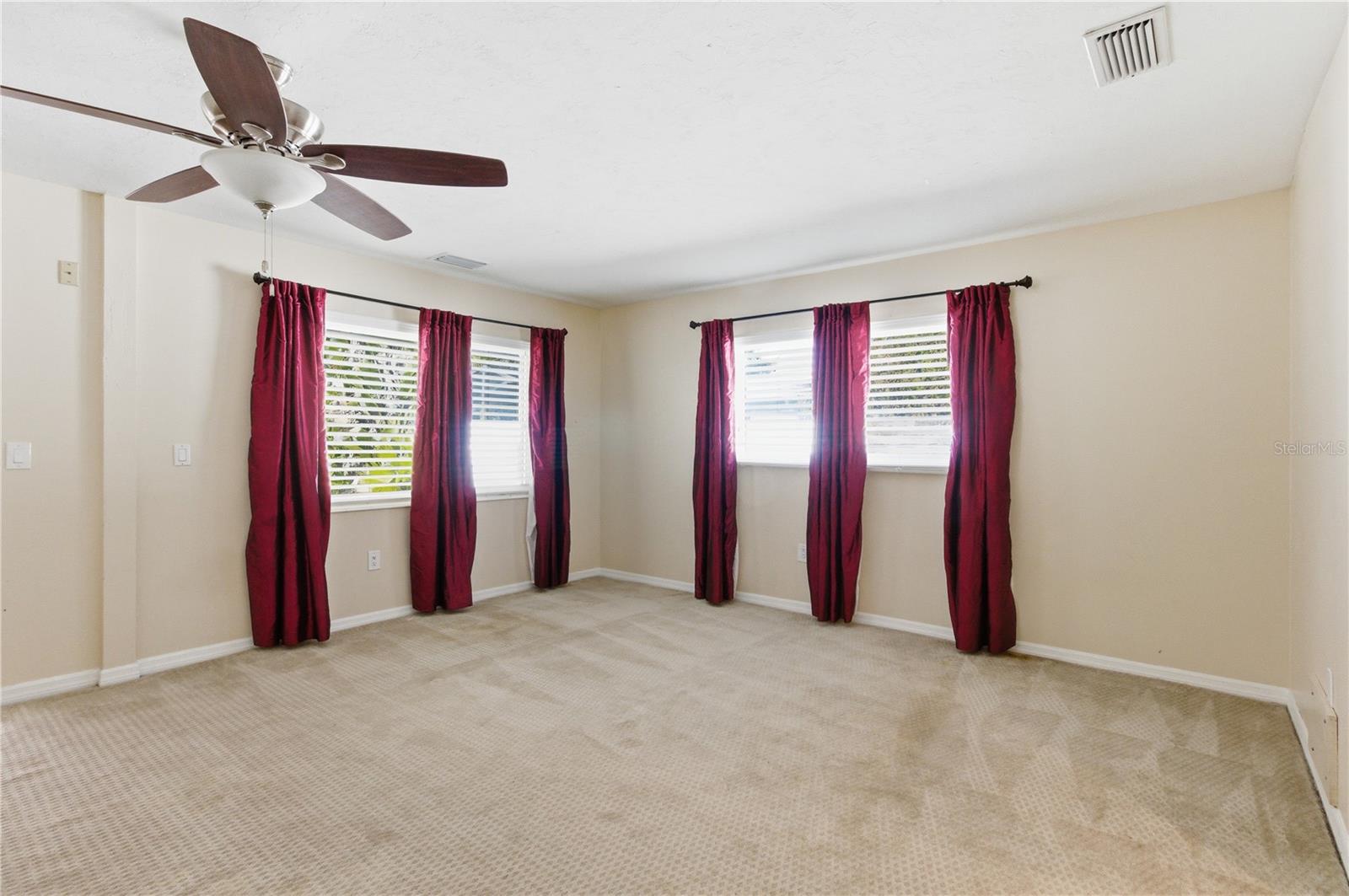 KENSINGTON PARK - Residential