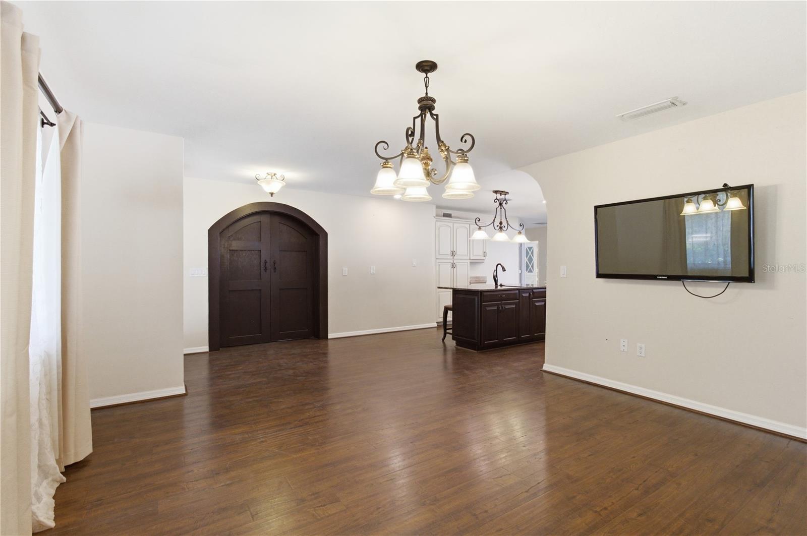 KENSINGTON PARK - Residential