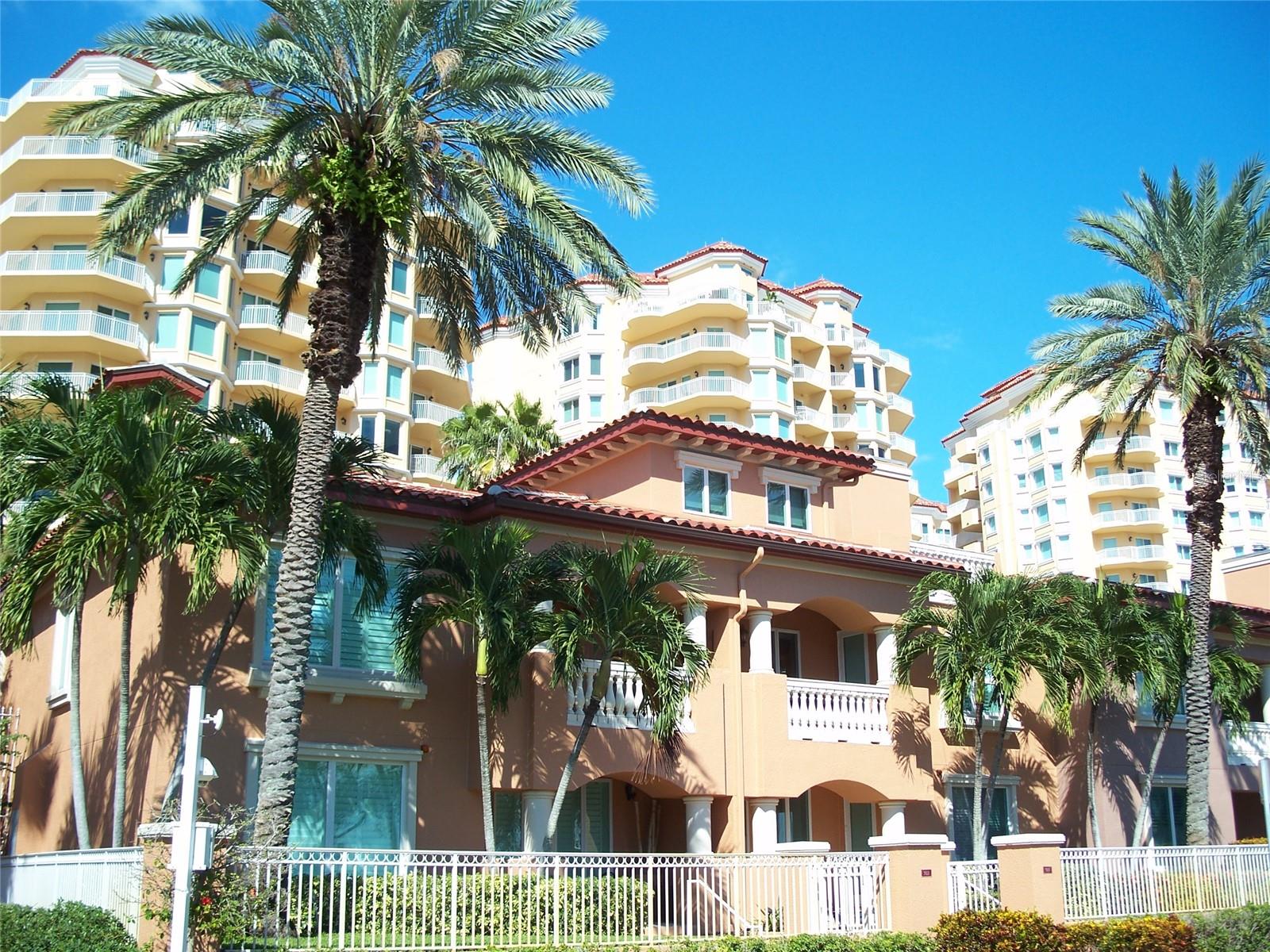 VINOY PLACE CONDO - Residential