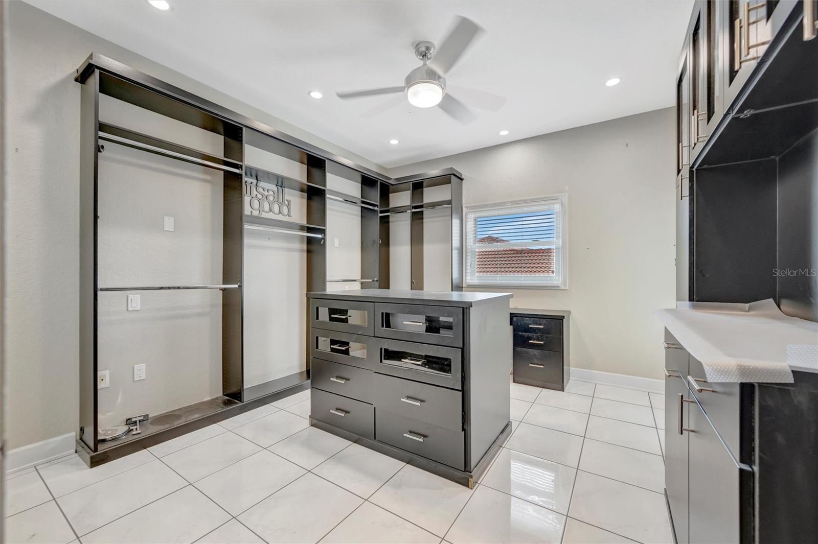 SLEEPY LAGOON PARK 2 - Residential Lease