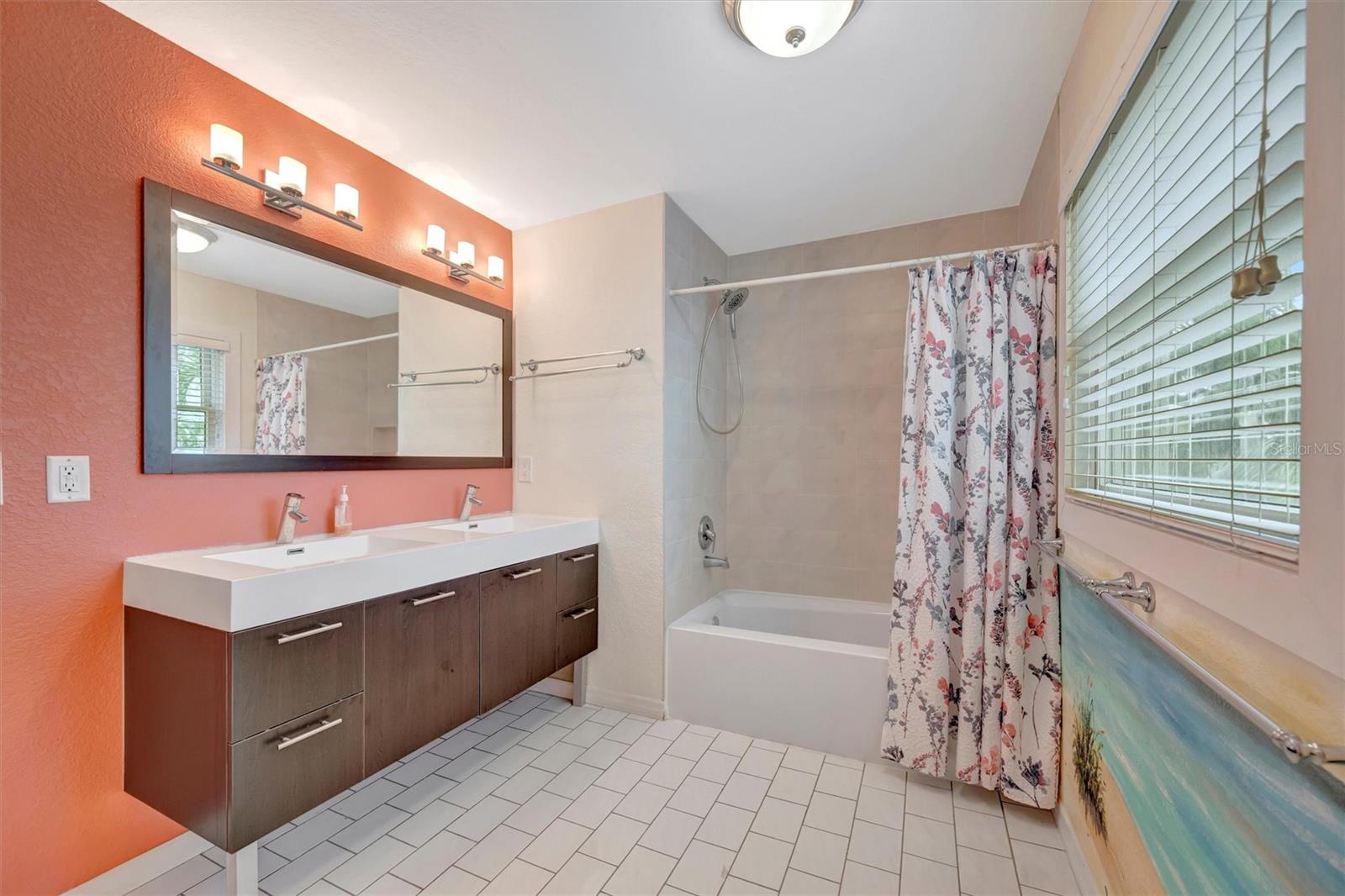 SLEEPY LAGOON PARK 2 - Residential Lease