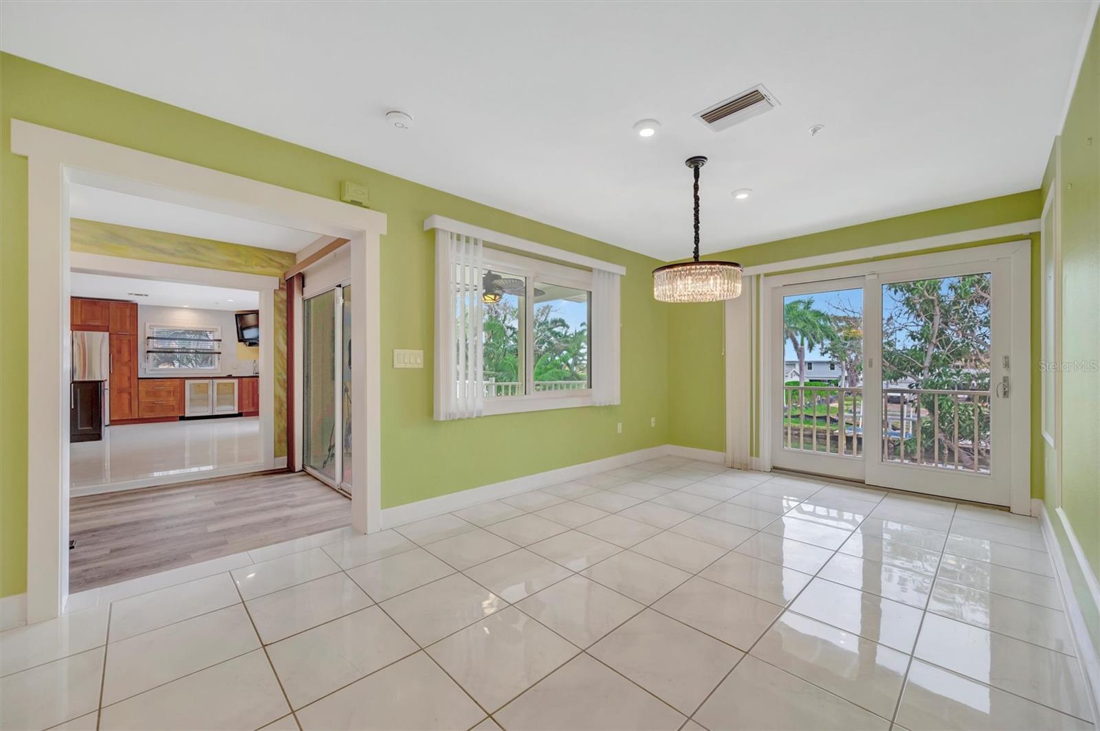 SLEEPY LAGOON PARK 2 - Residential Lease