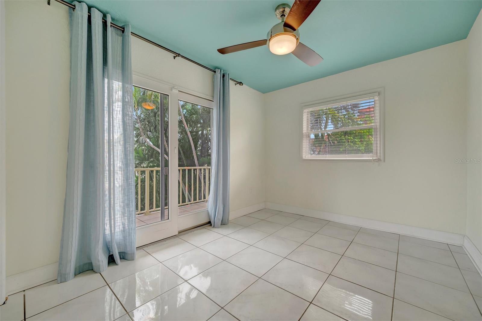 SLEEPY LAGOON PARK 2 - Residential Lease