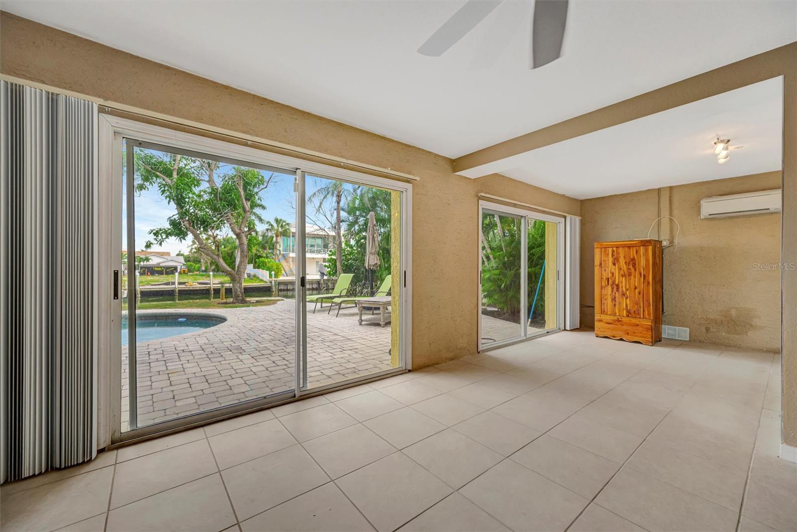 SLEEPY LAGOON PARK 2 - Residential Lease