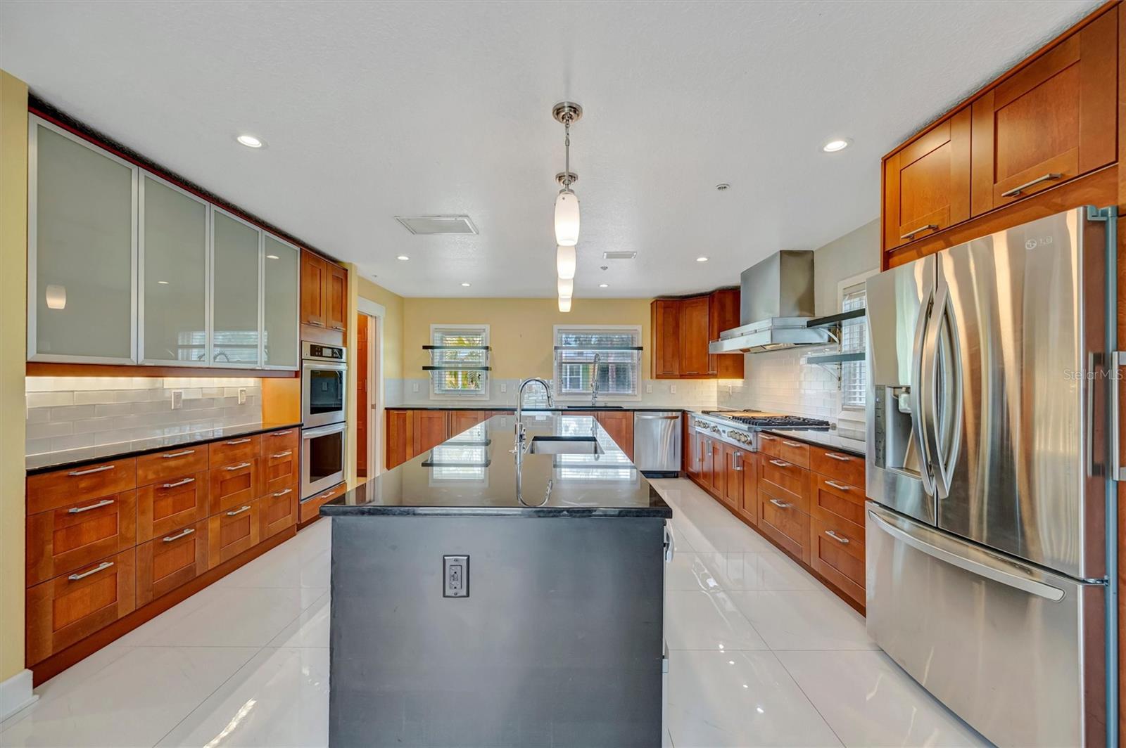 SLEEPY LAGOON PARK 2 - Residential Lease