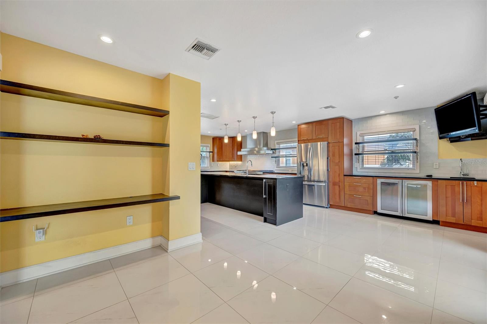 SLEEPY LAGOON PARK 2 - Residential Lease