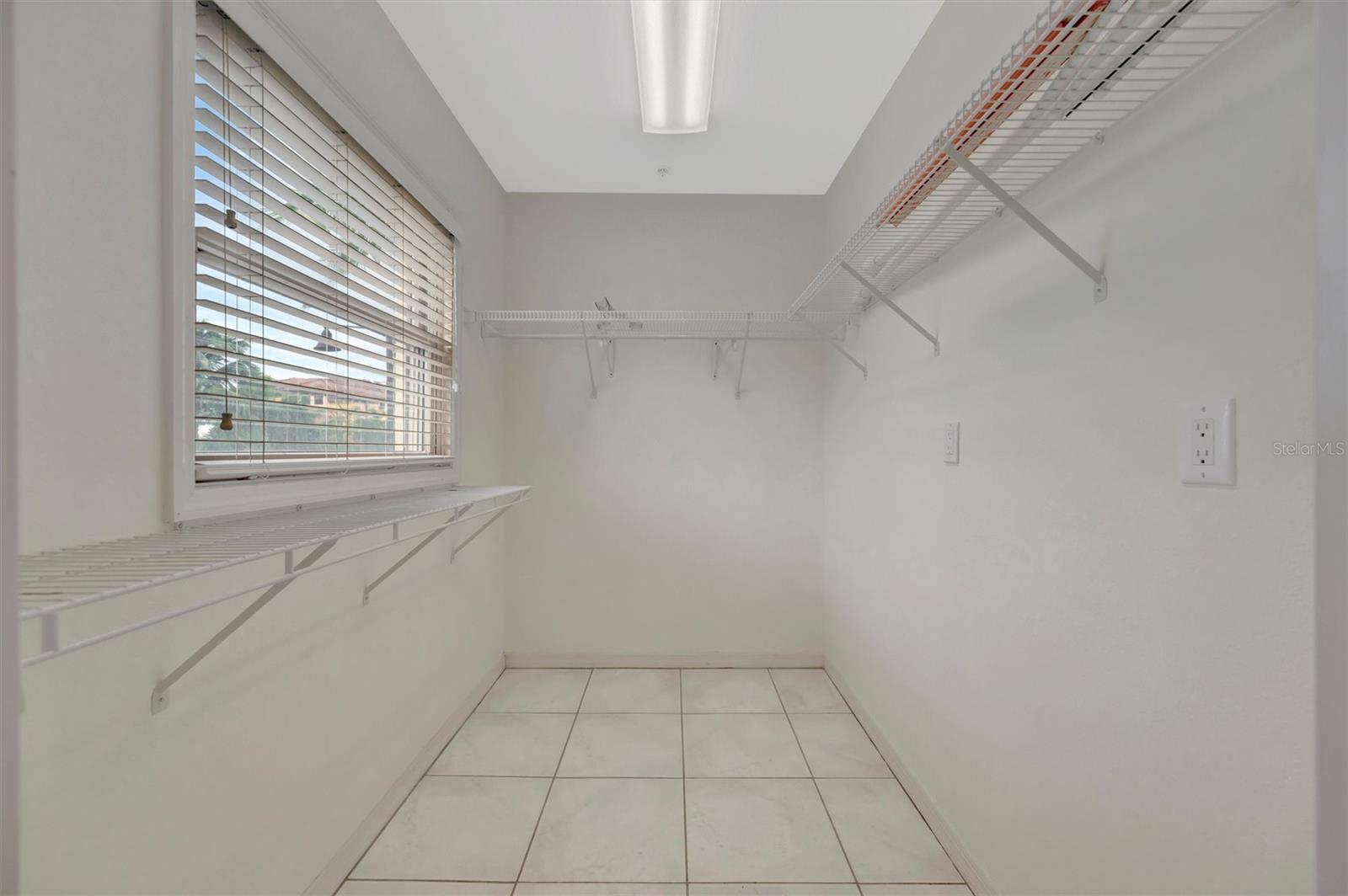 SLEEPY LAGOON PARK 2 - Residential Lease