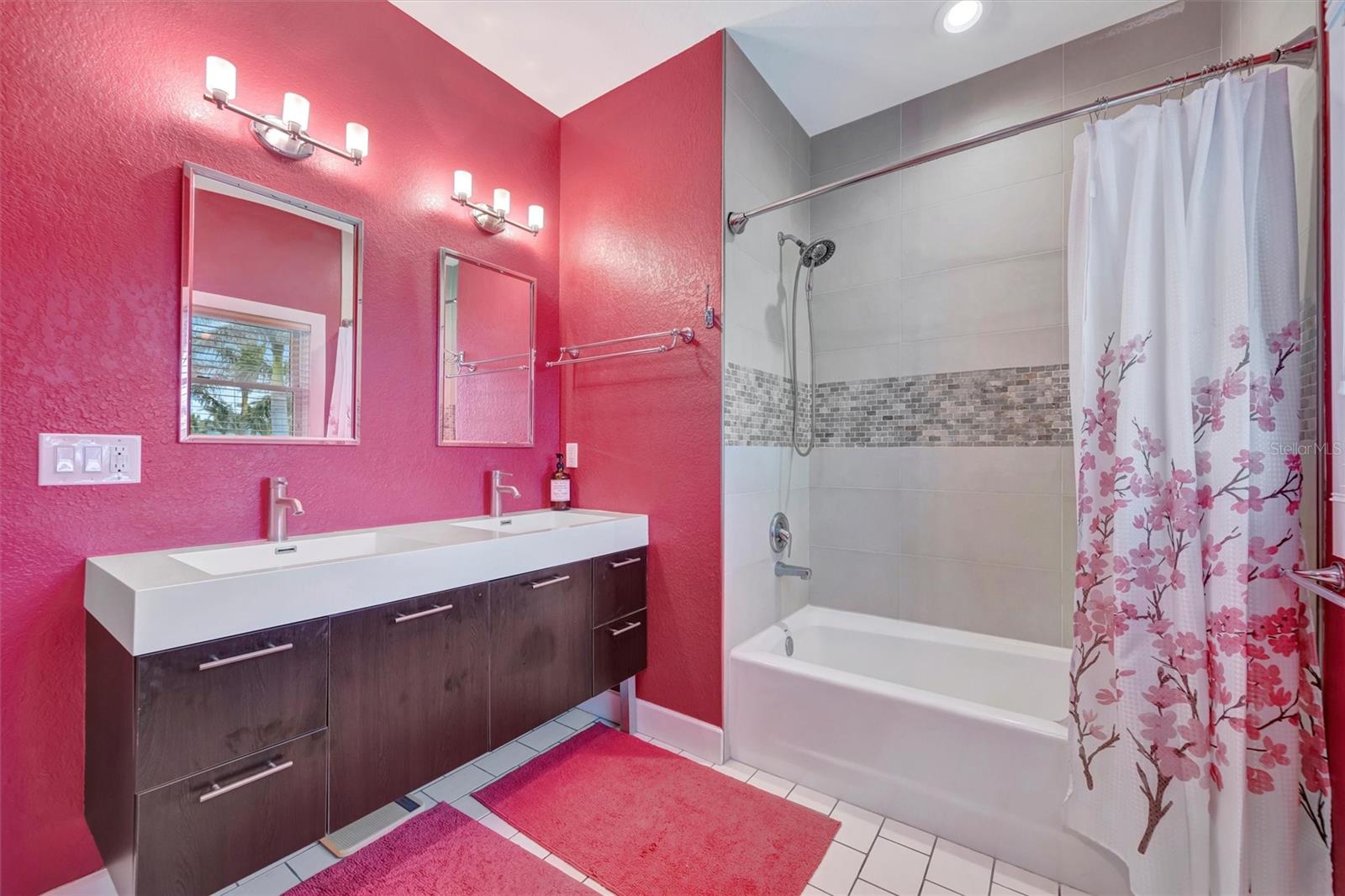 SLEEPY LAGOON PARK 2 - Residential Lease