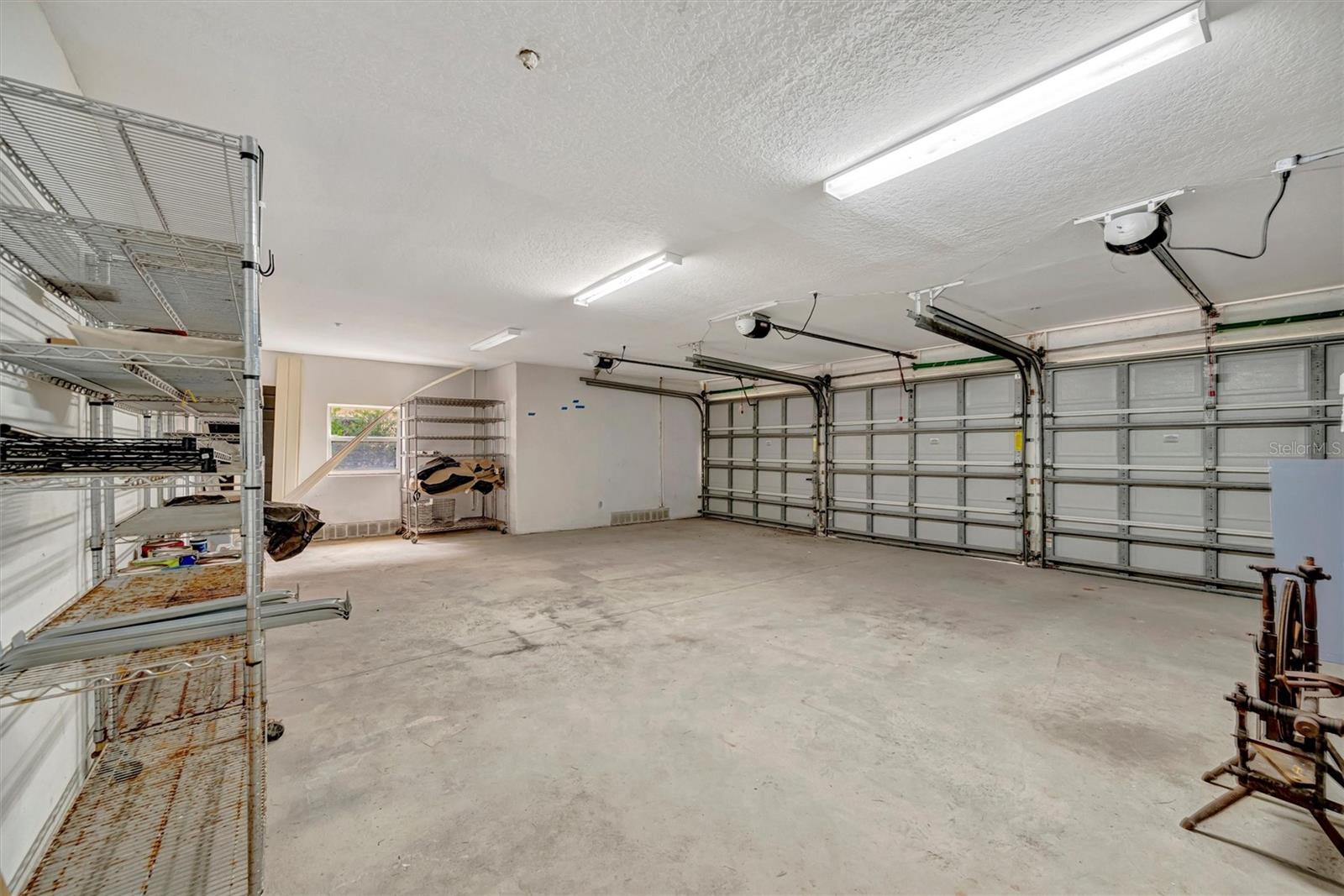 SLEEPY LAGOON PARK 2 - Residential Lease