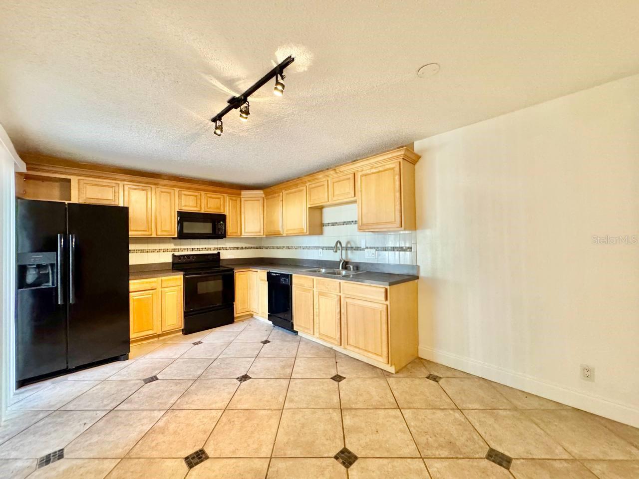 WEDGE WOOD OF PALM HARBOR - Residential Lease