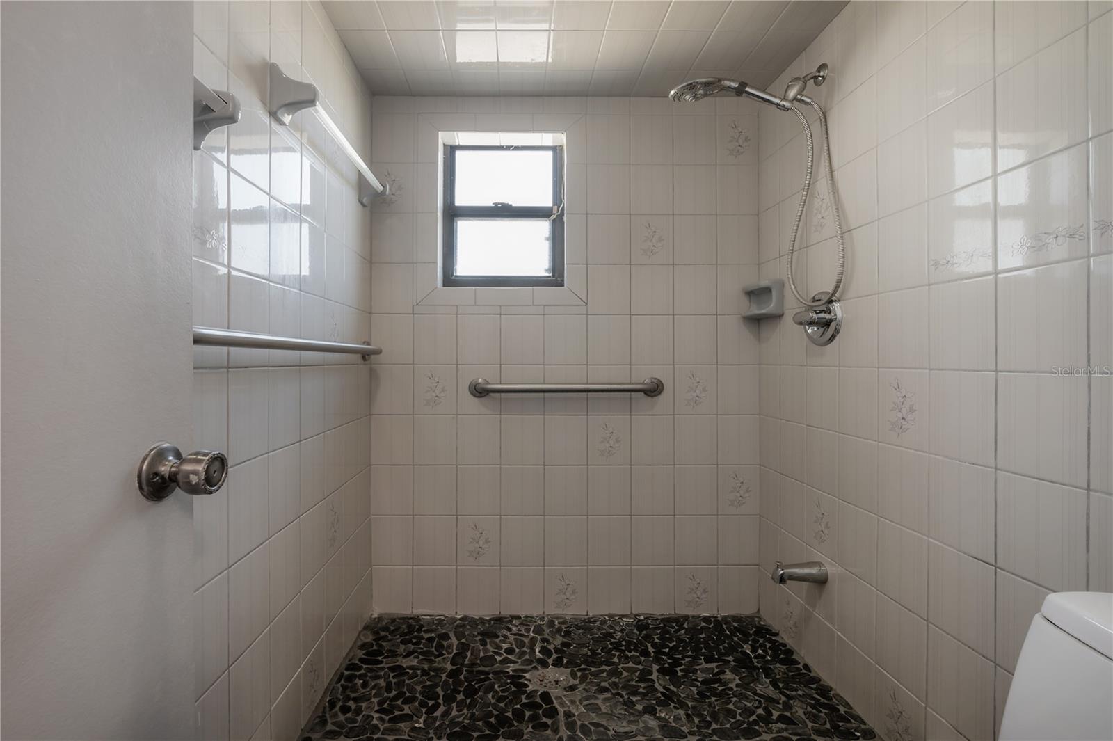 TEMPLE HILLS UNIT 1 - Residential