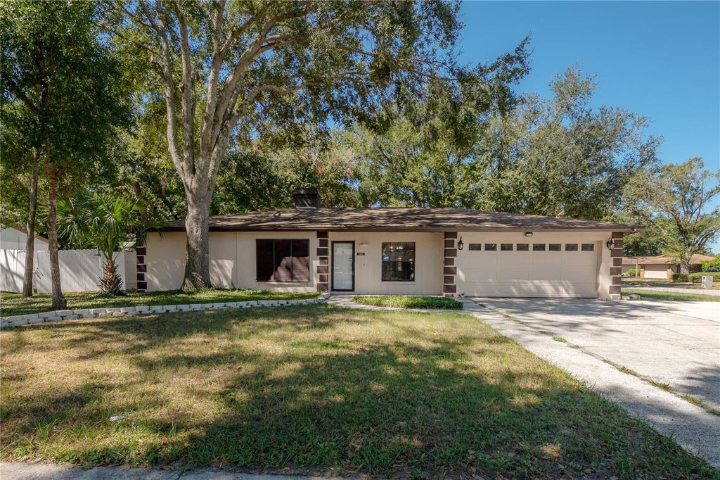 Photo of 11014 Cinderlane Place, Temple Terrace, FL 33617 (MLS # TB8436913)