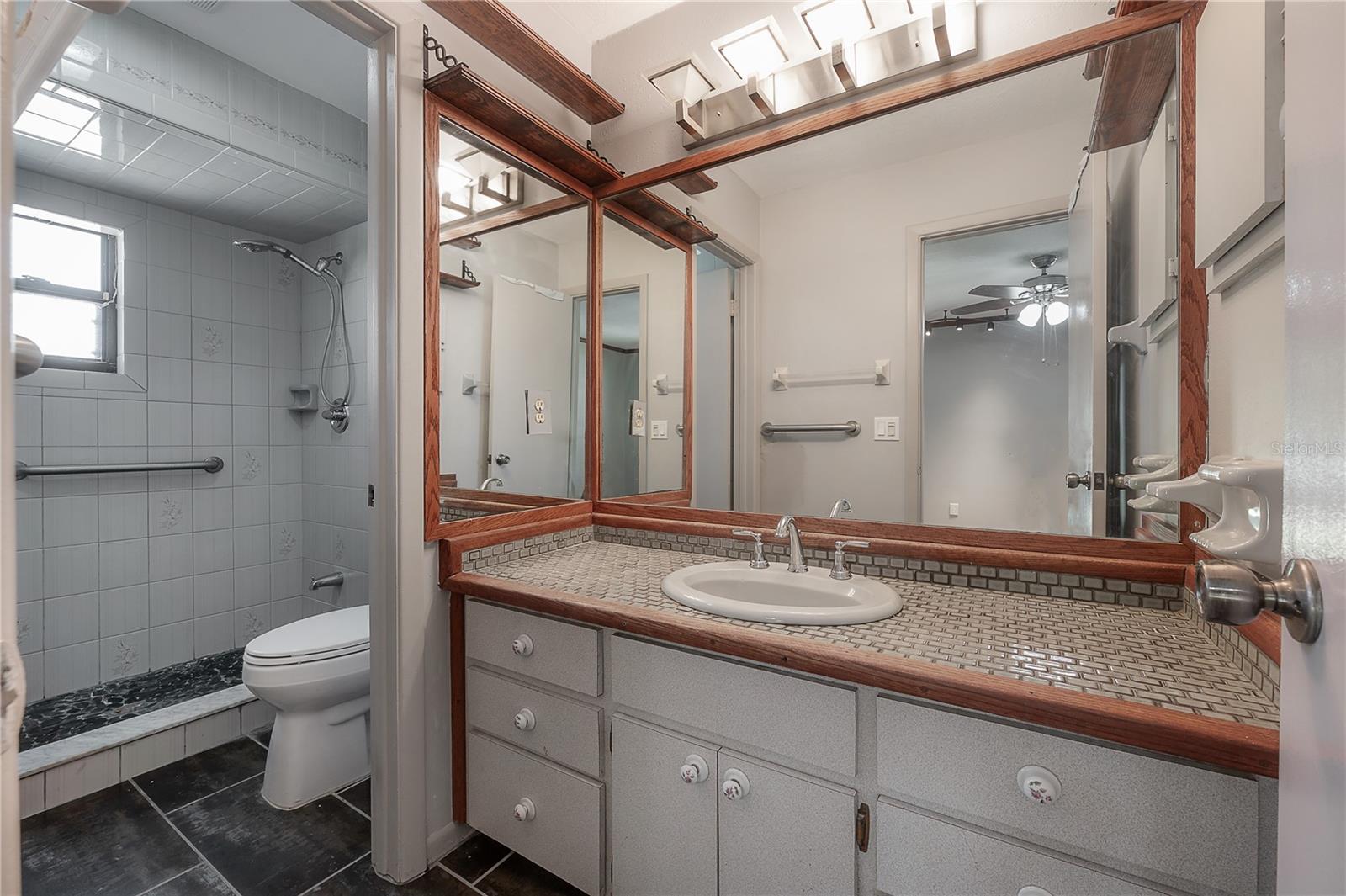 TEMPLE HILLS UNIT 1 - Residential