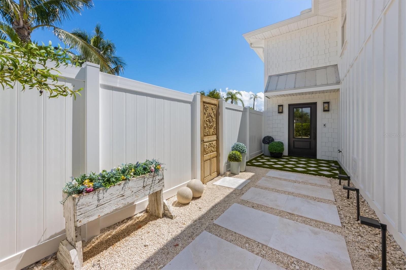 7 PALM HARBOR DRIVE