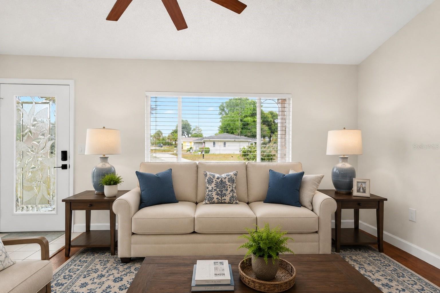 PALM CAY - Residential