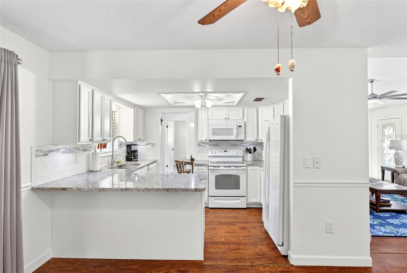 PALM CAY - Residential