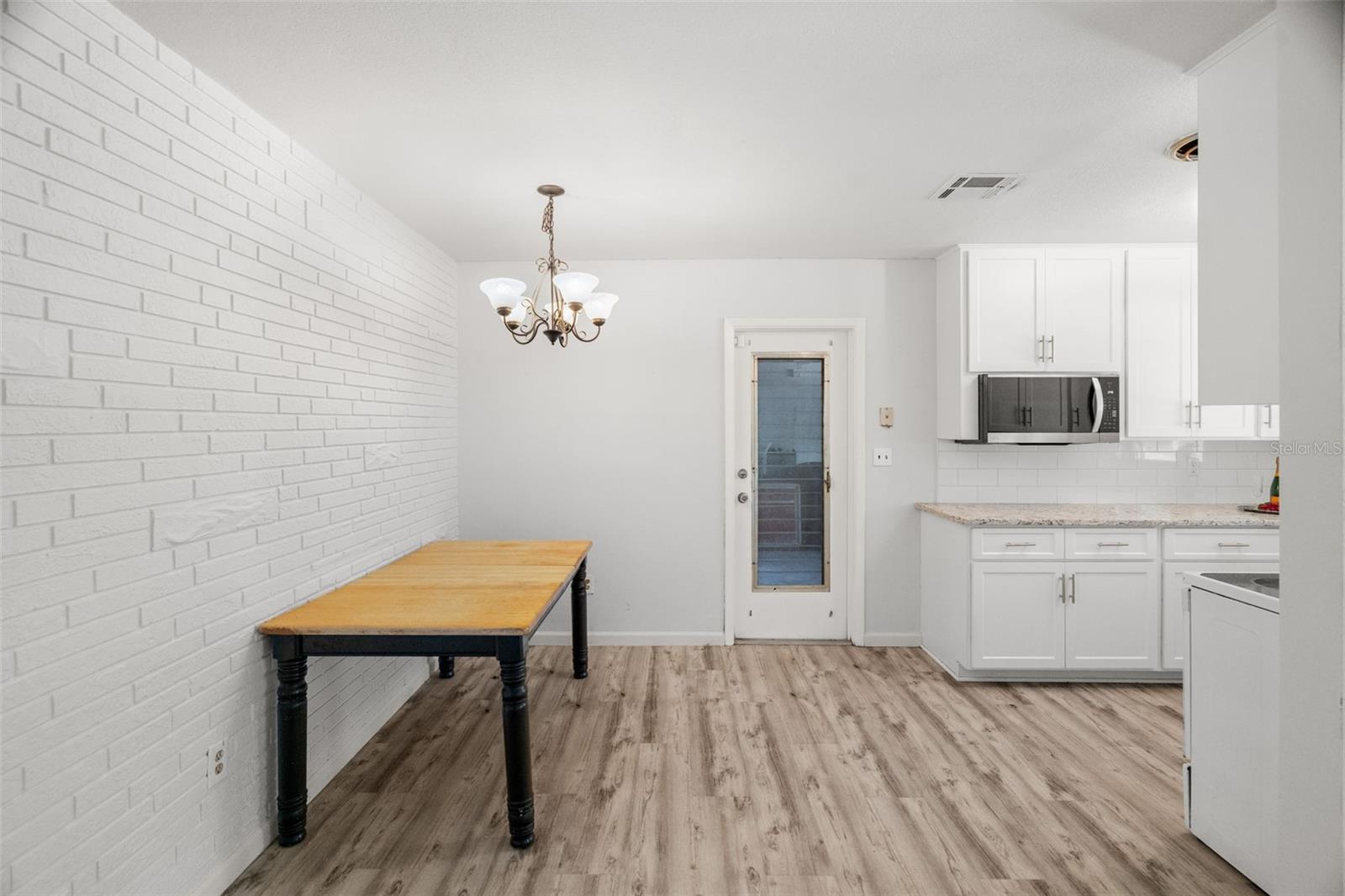 SIRMONS ORANGE BLOSSOM HEIGHTS - Residential