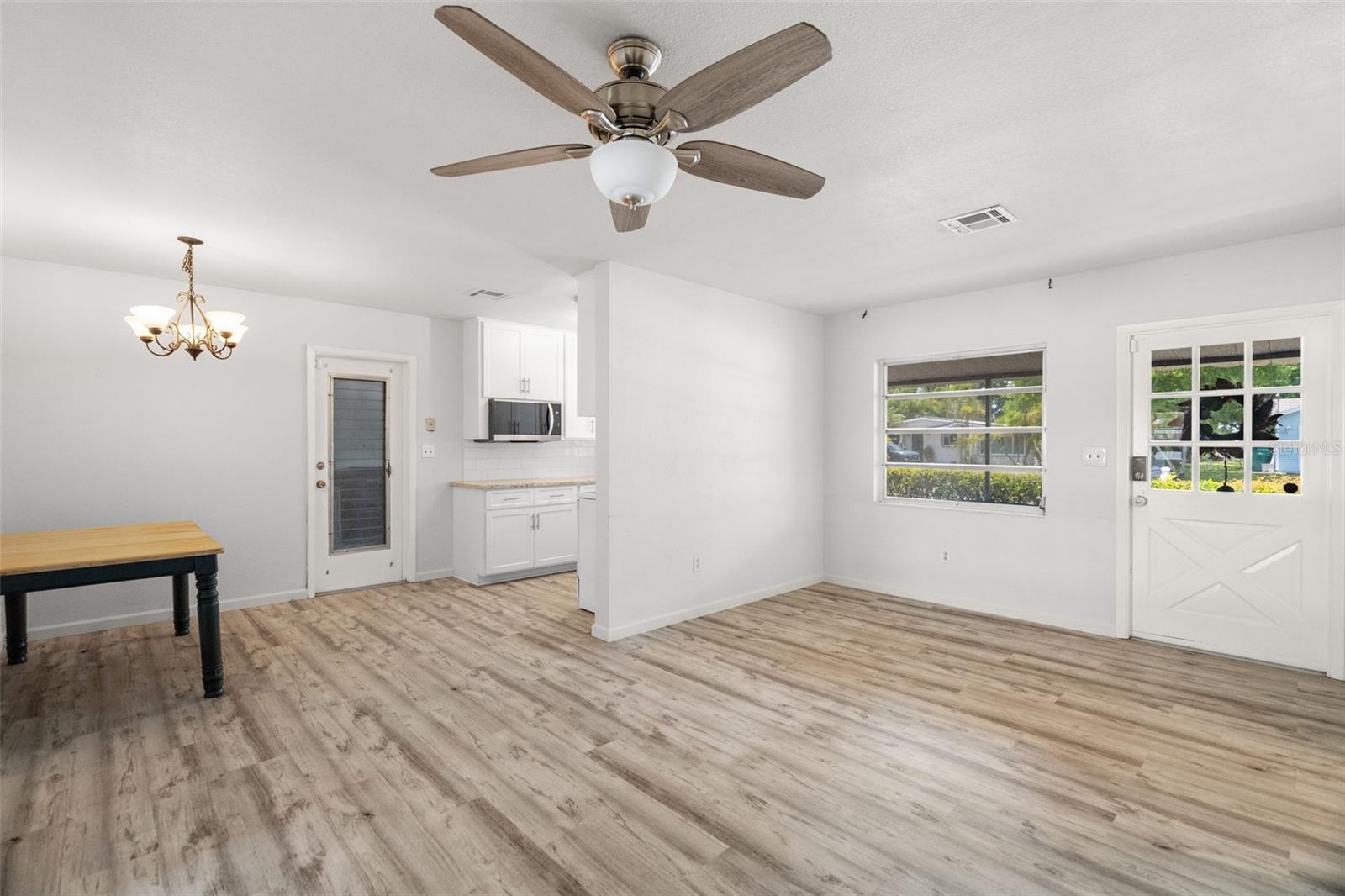 SIRMONS ORANGE BLOSSOM HEIGHTS - Residential