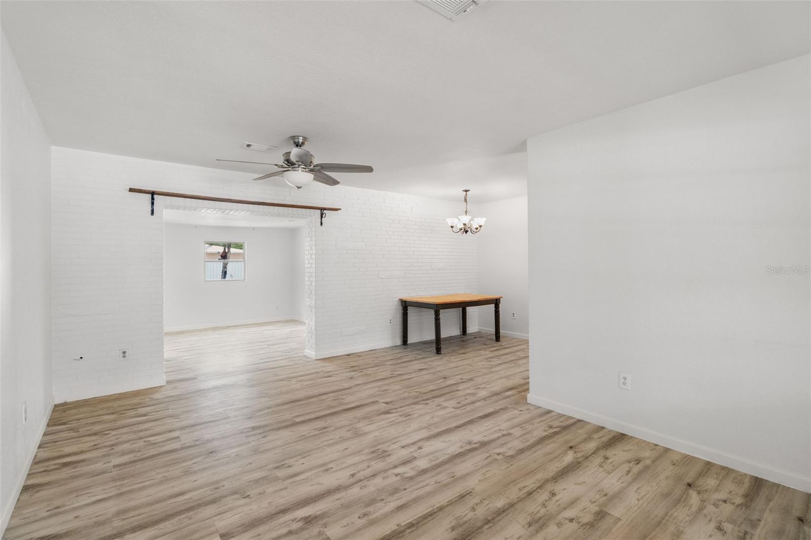 SIRMONS ORANGE BLOSSOM HEIGHTS - Residential