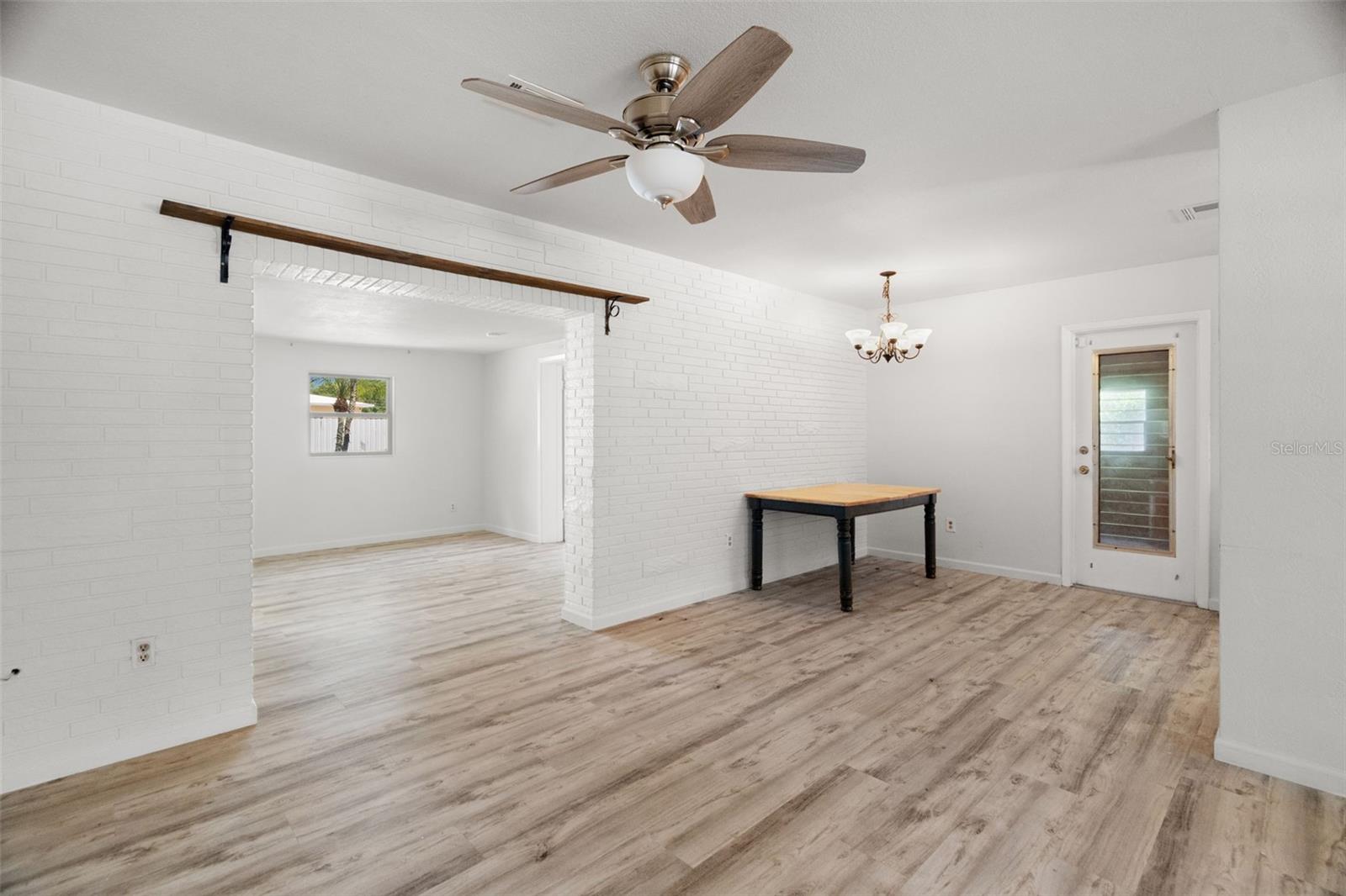 SIRMONS ORANGE BLOSSOM HEIGHTS - Residential