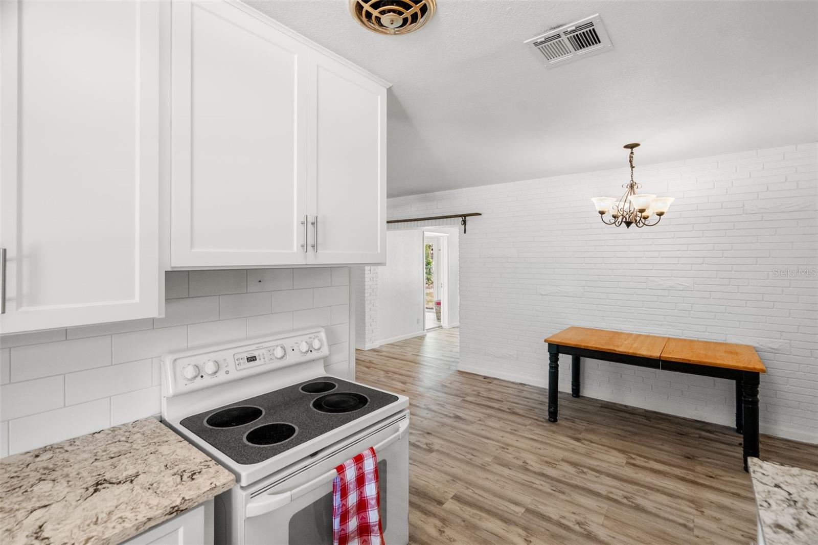 SIRMONS ORANGE BLOSSOM HEIGHTS - Residential