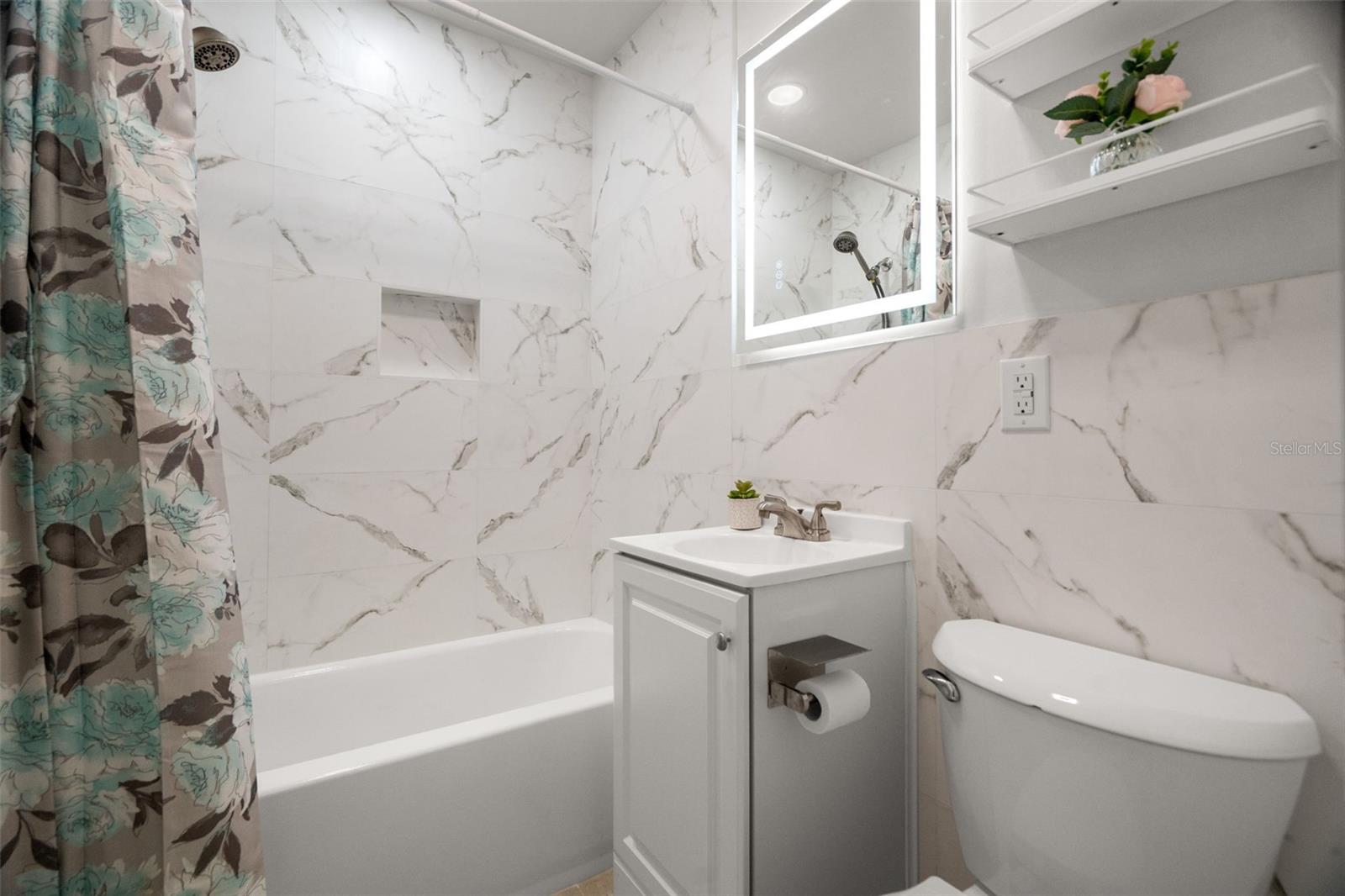 SIRMONS ORANGE BLOSSOM HEIGHTS - Residential