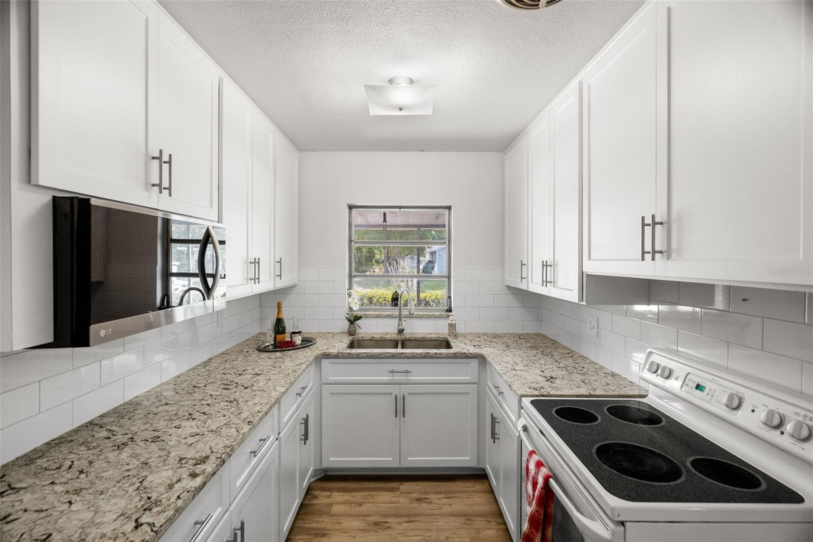 SIRMONS ORANGE BLOSSOM HEIGHTS - Residential