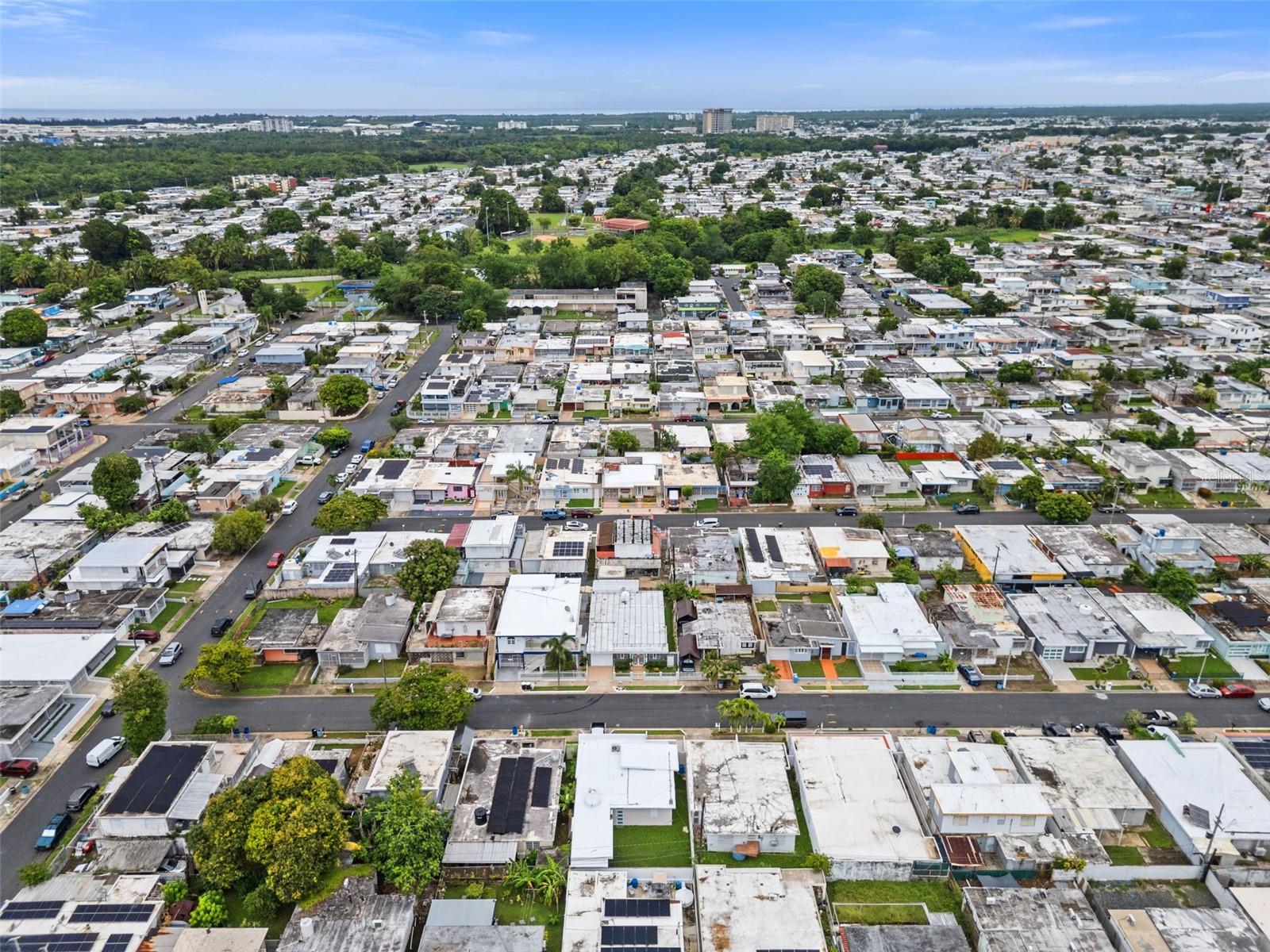 COUNTRY CLUB - Residential