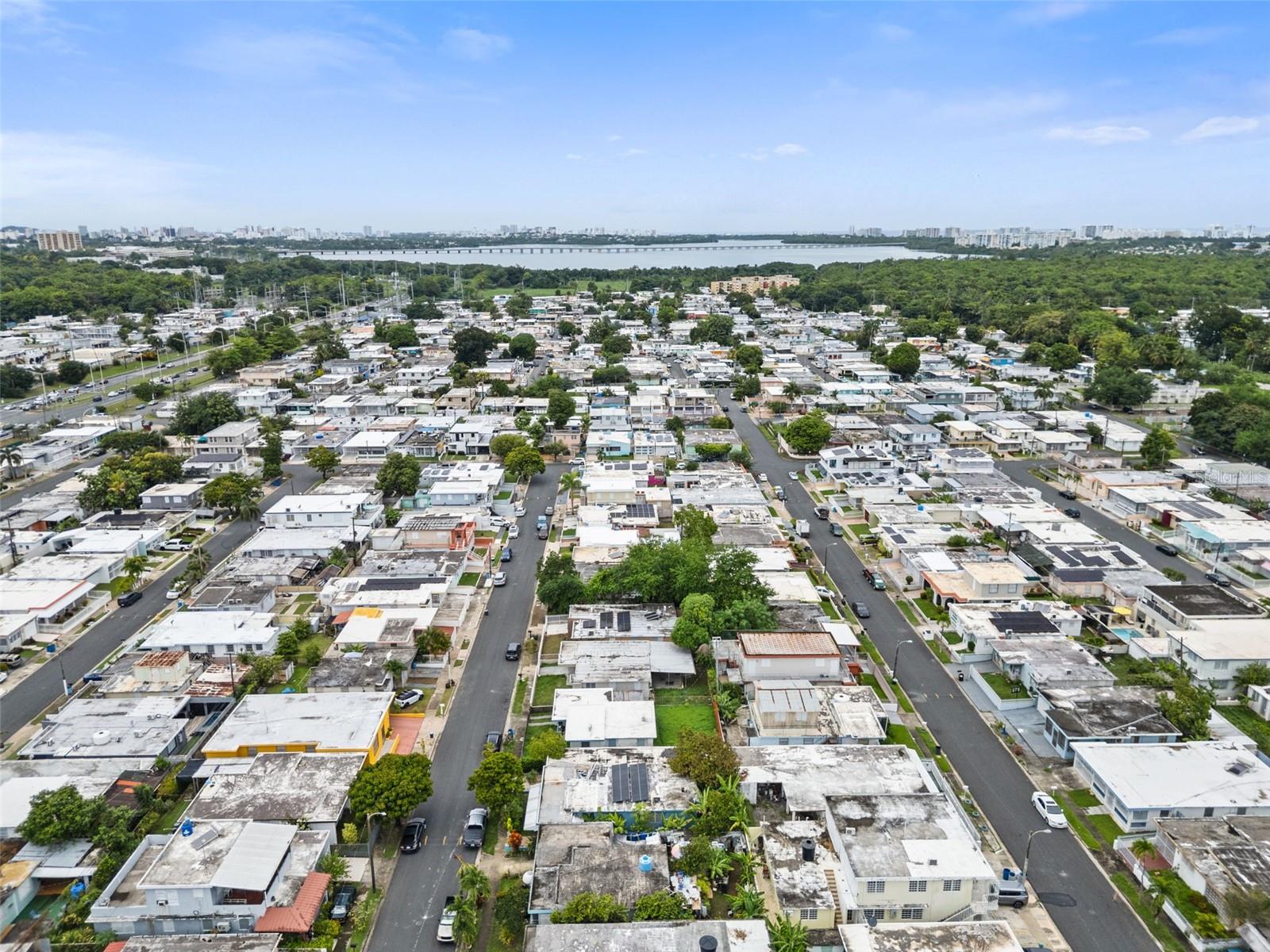 COUNTRY CLUB - Residential