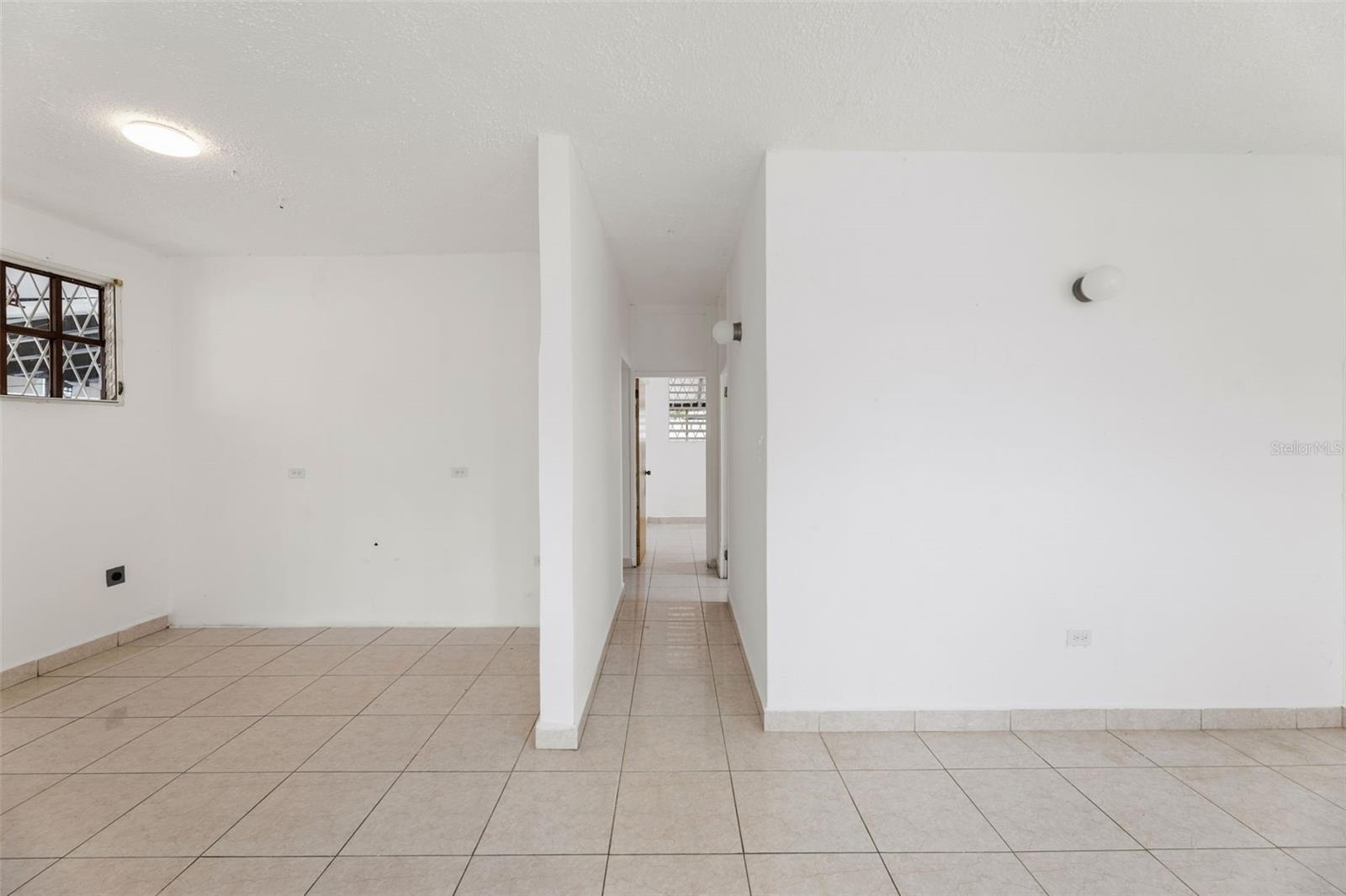 COUNTRY CLUB - Residential