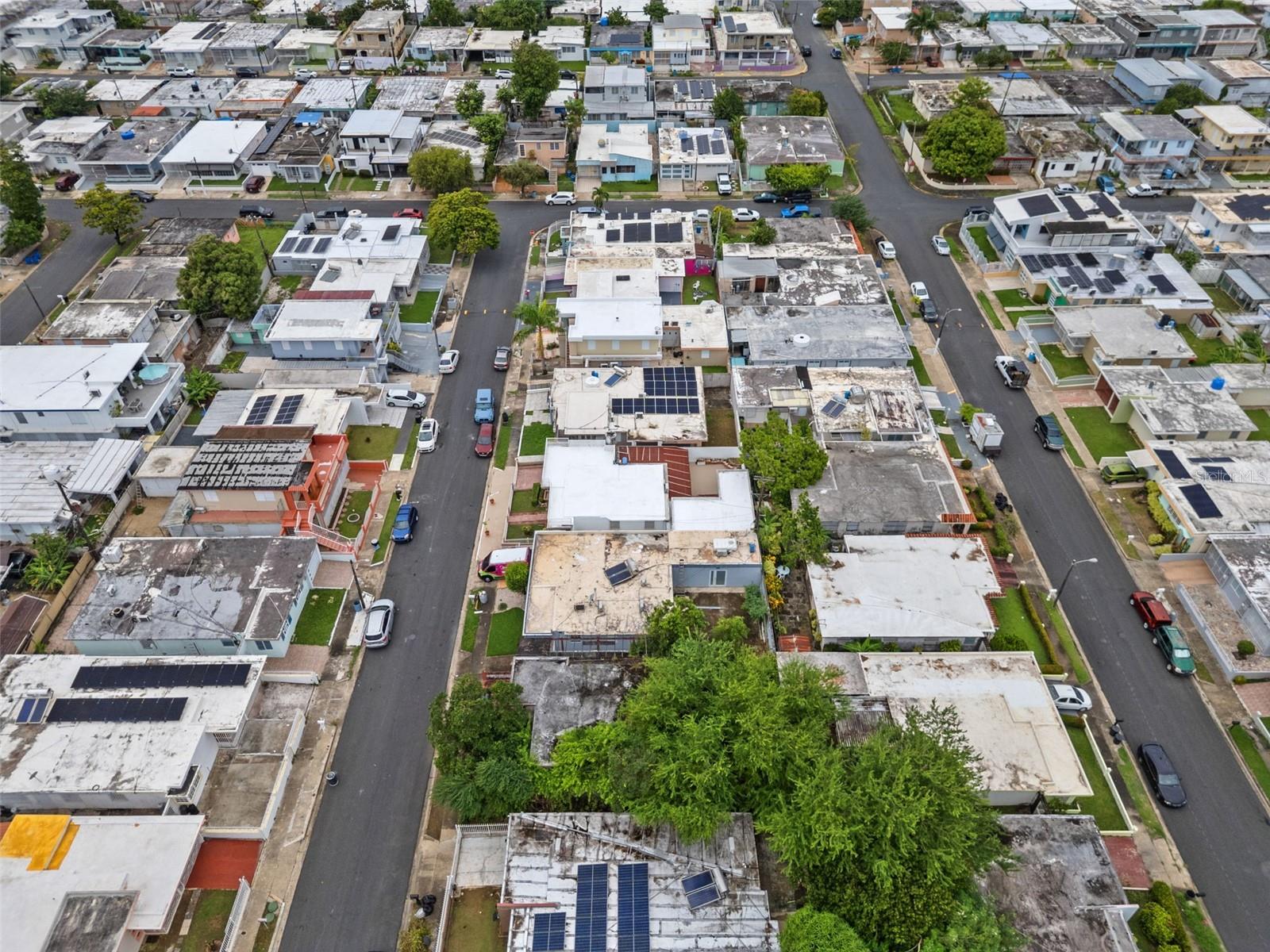 COUNTRY CLUB - Residential