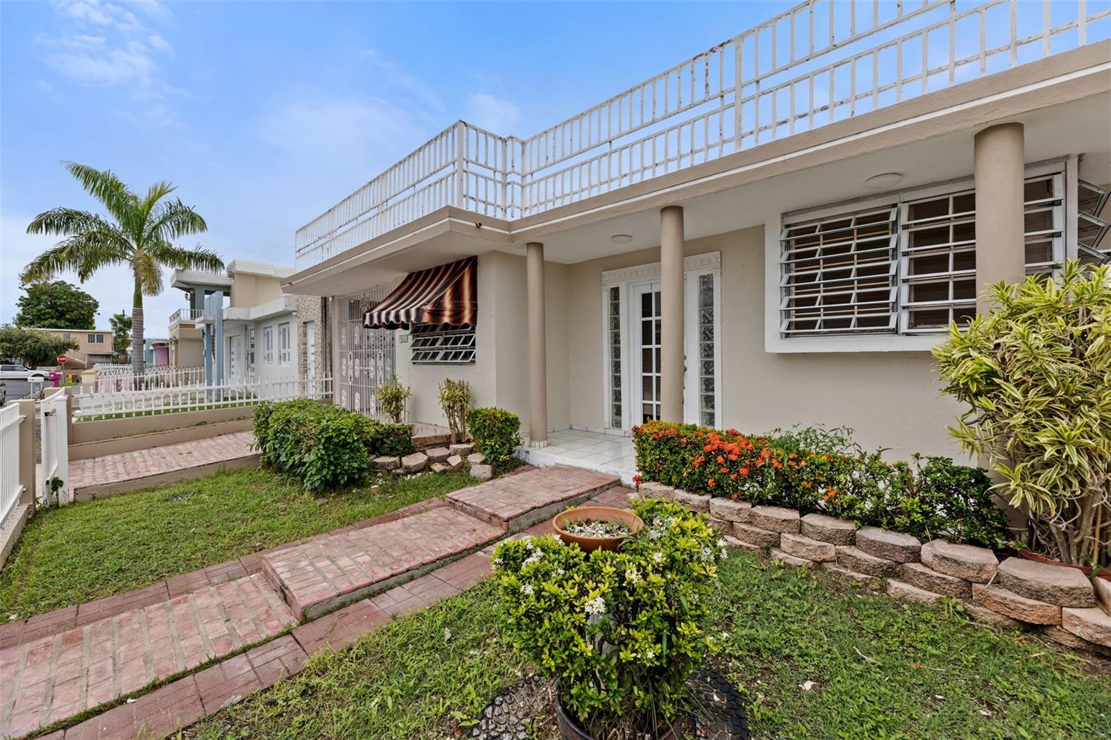 Casas a venda 3 - Jen Dantas 917 LLAUSETINA