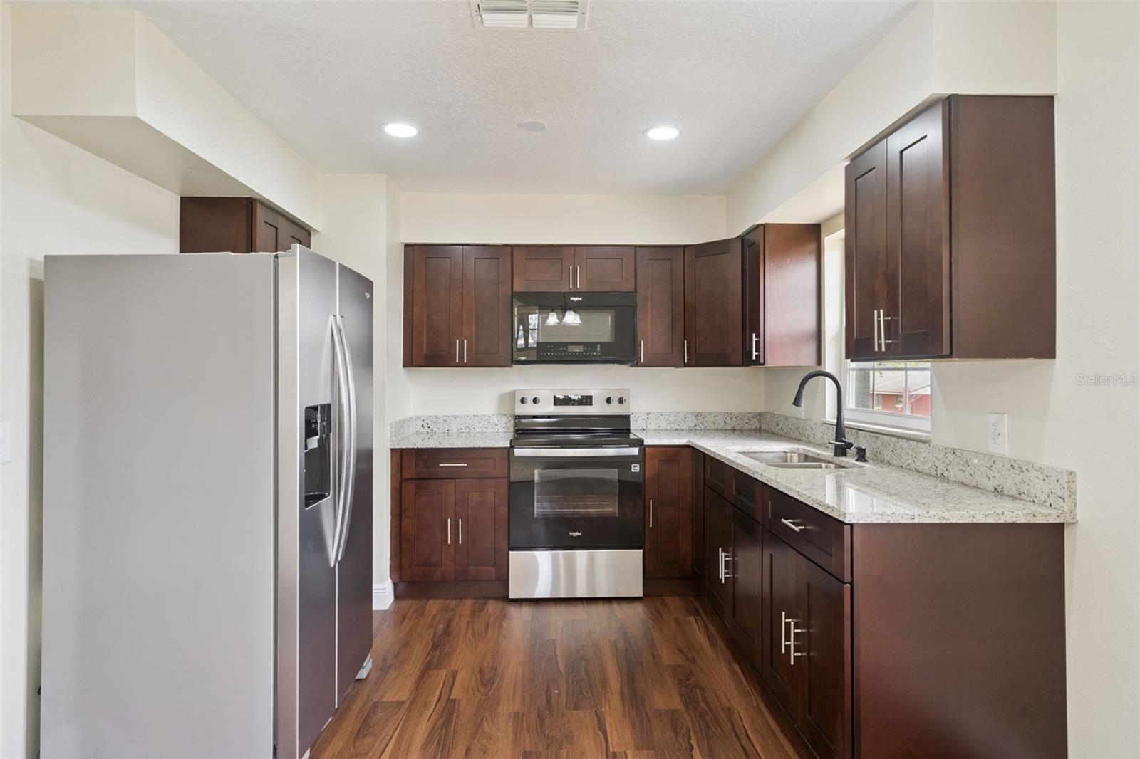 VALENCIA HILLS SUB - Residential