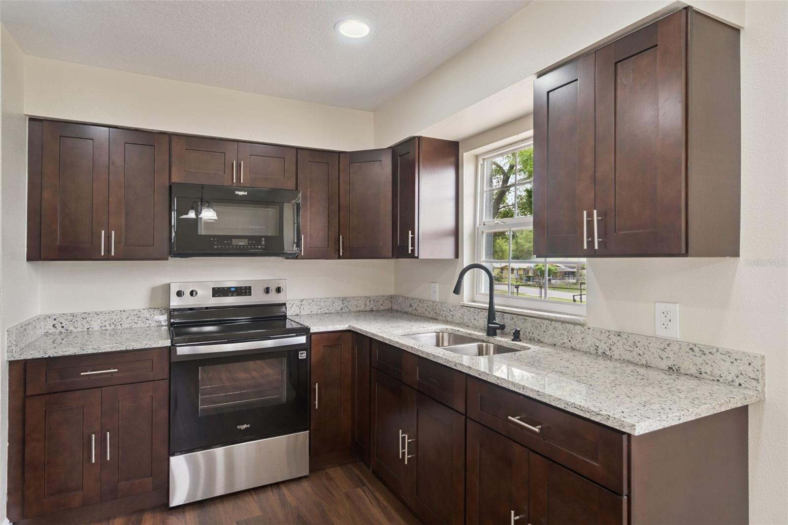 VALENCIA HILLS SUB - Residential