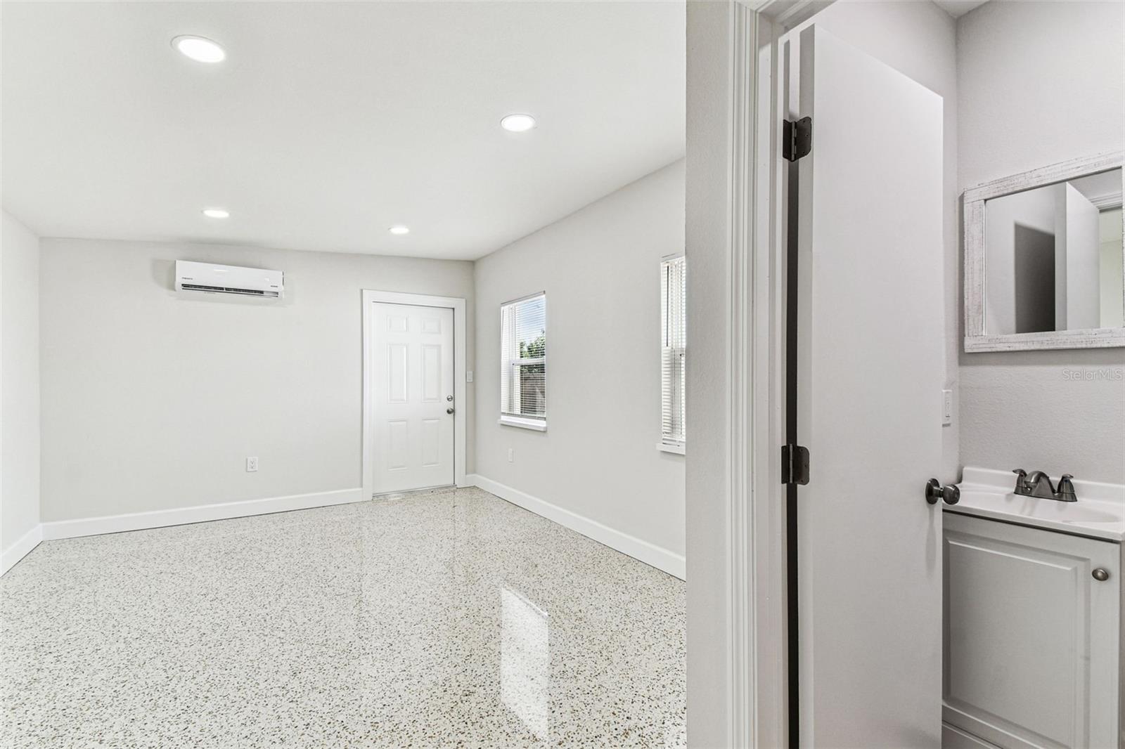 WHITES REP - Residential