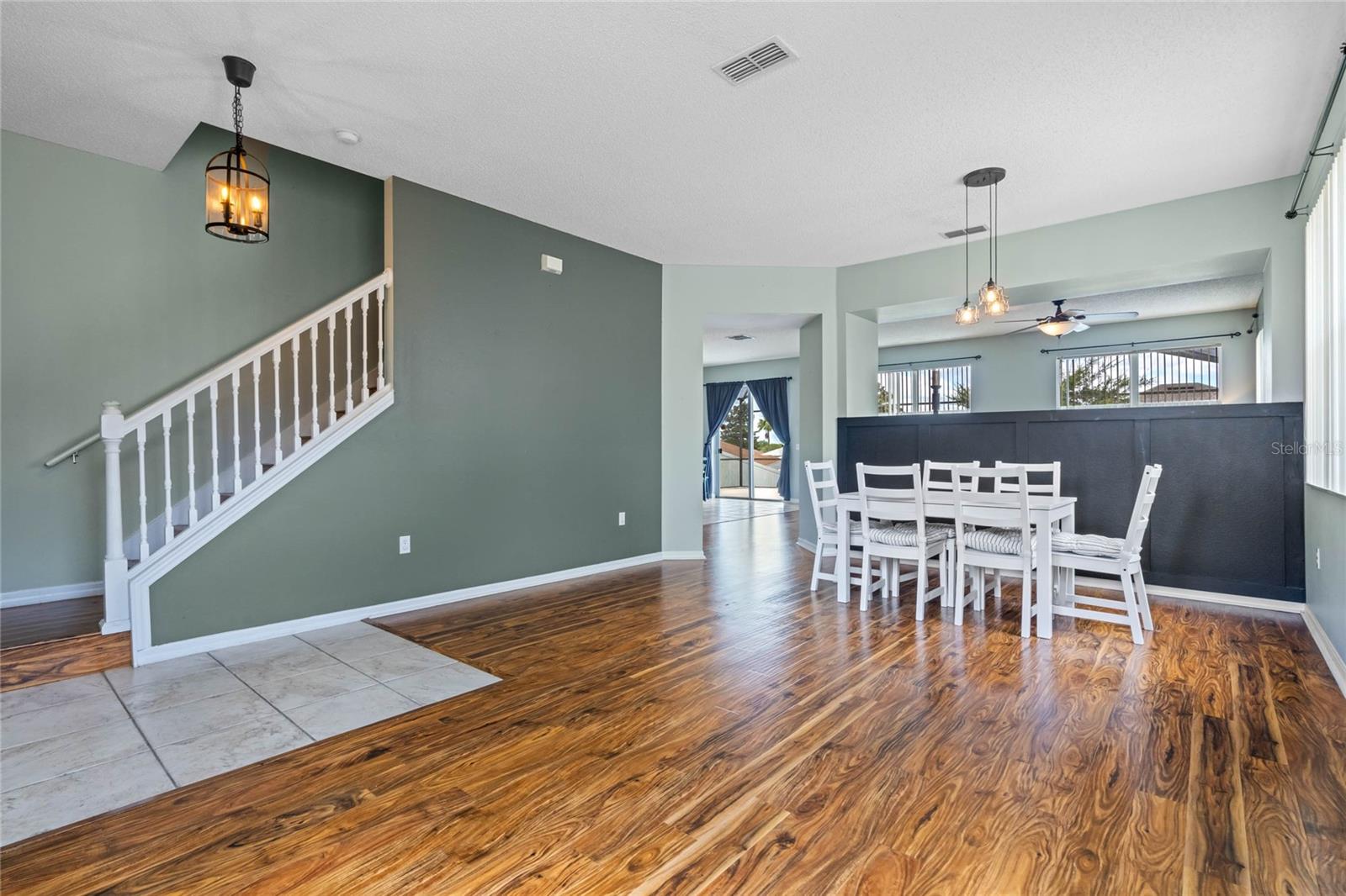 FOUR CORNERS PH 01 - Residential Lease