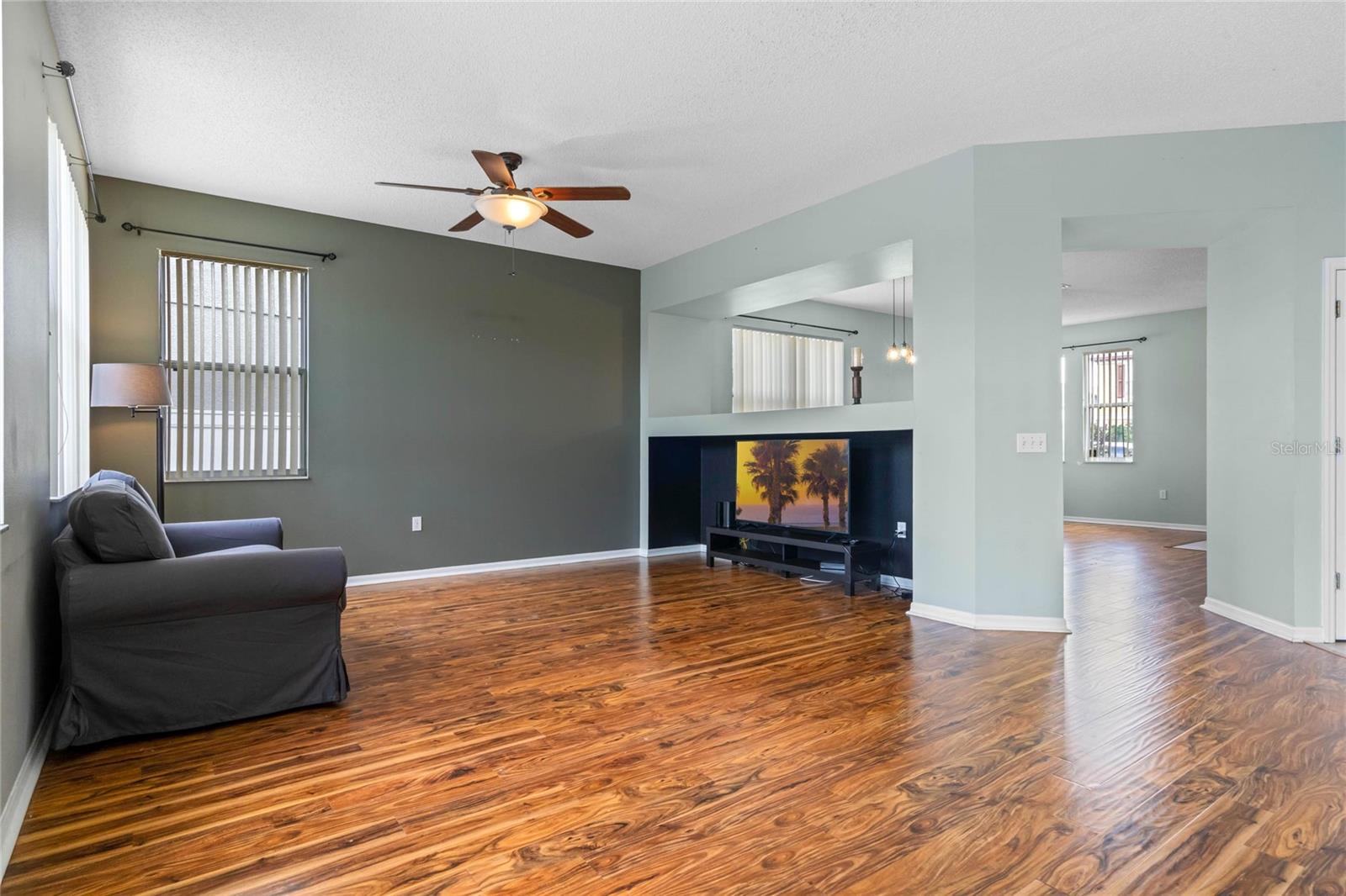 FOUR CORNERS PH 01 - Residential Lease