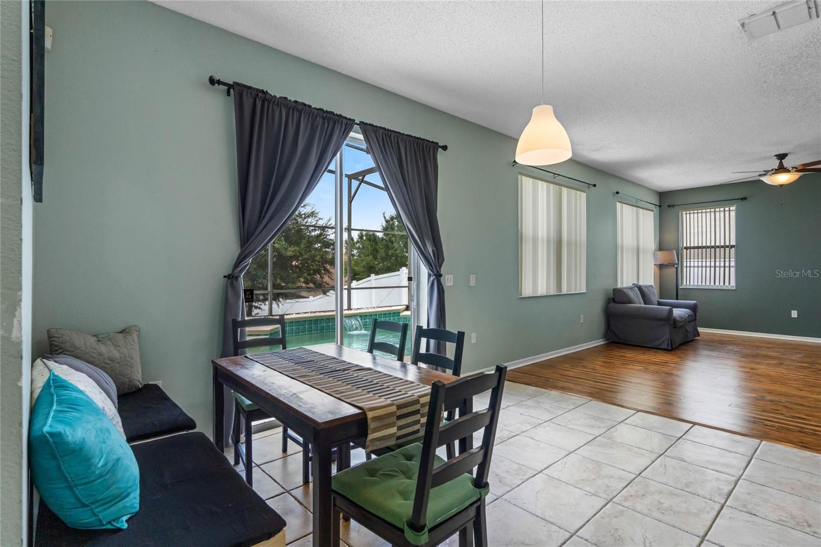 FOUR CORNERS PH 01 - Residential Lease