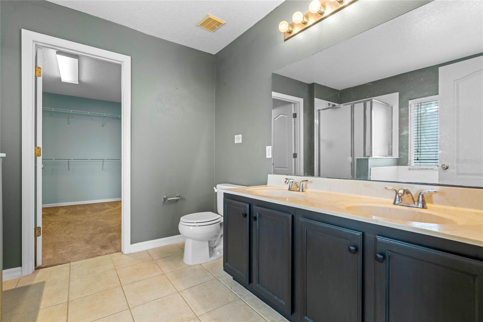 FOUR CORNERS PH 01 - Residential Lease