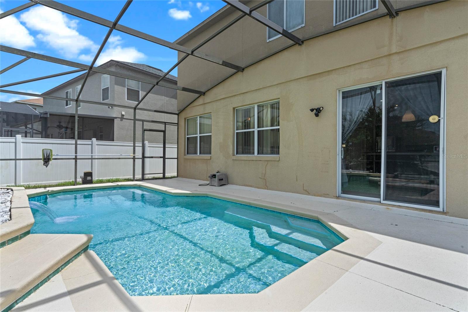 FOUR CORNERS PH 01 - Residential Lease