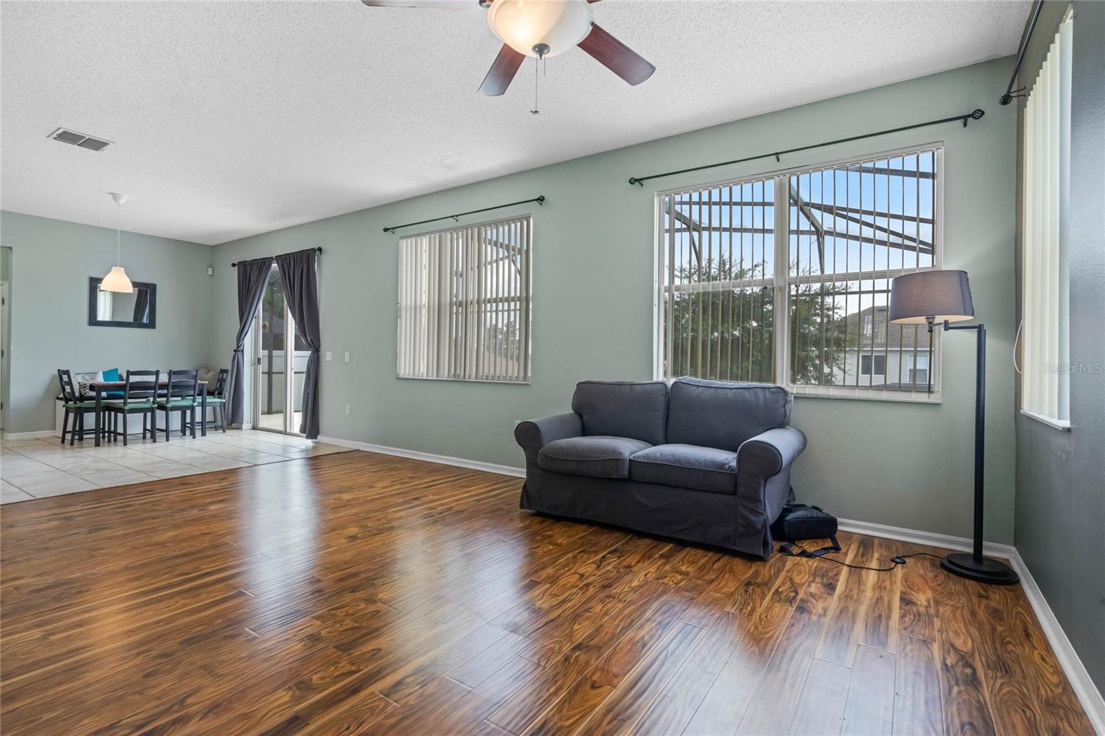 FOUR CORNERS PH 01 - Residential Lease