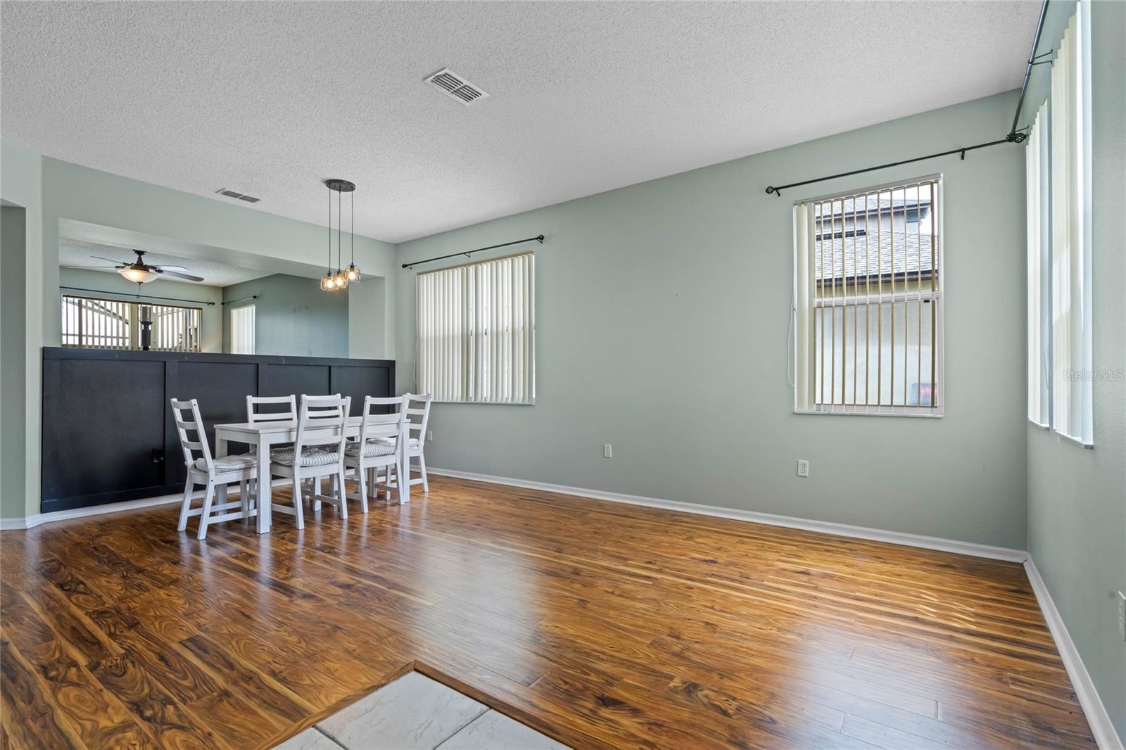 FOUR CORNERS PH 01 - Residential Lease