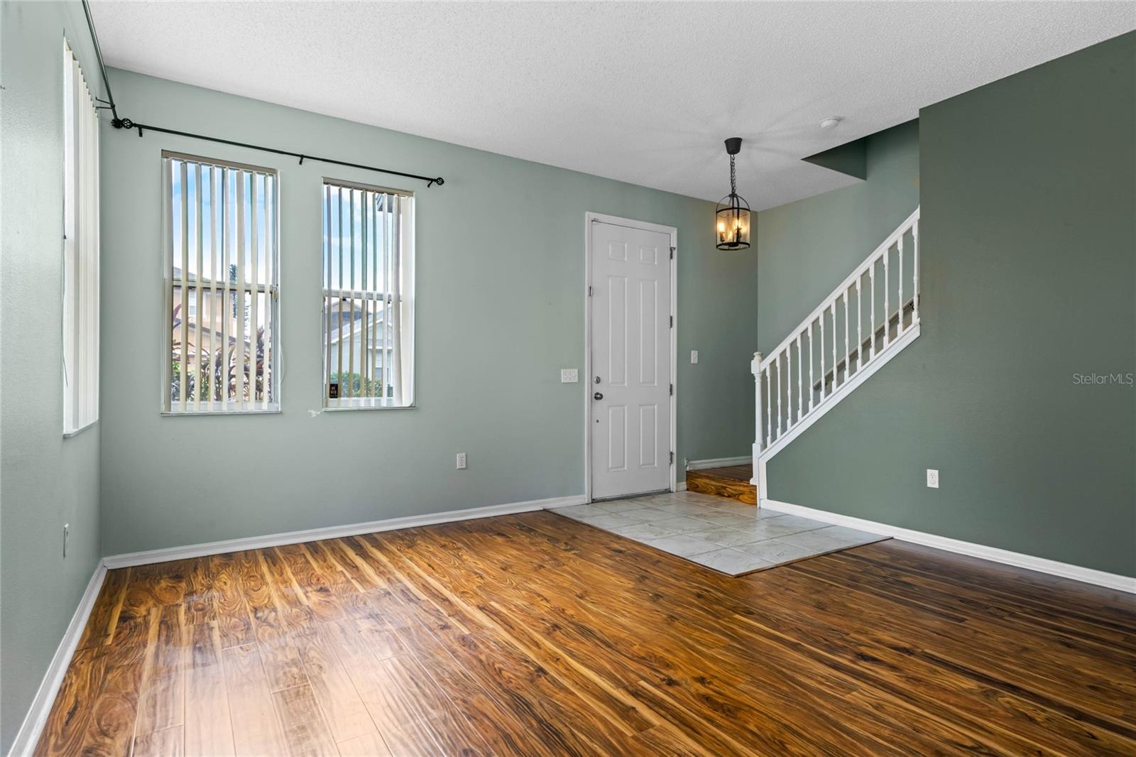 FOUR CORNERS PH 01 - Residential Lease