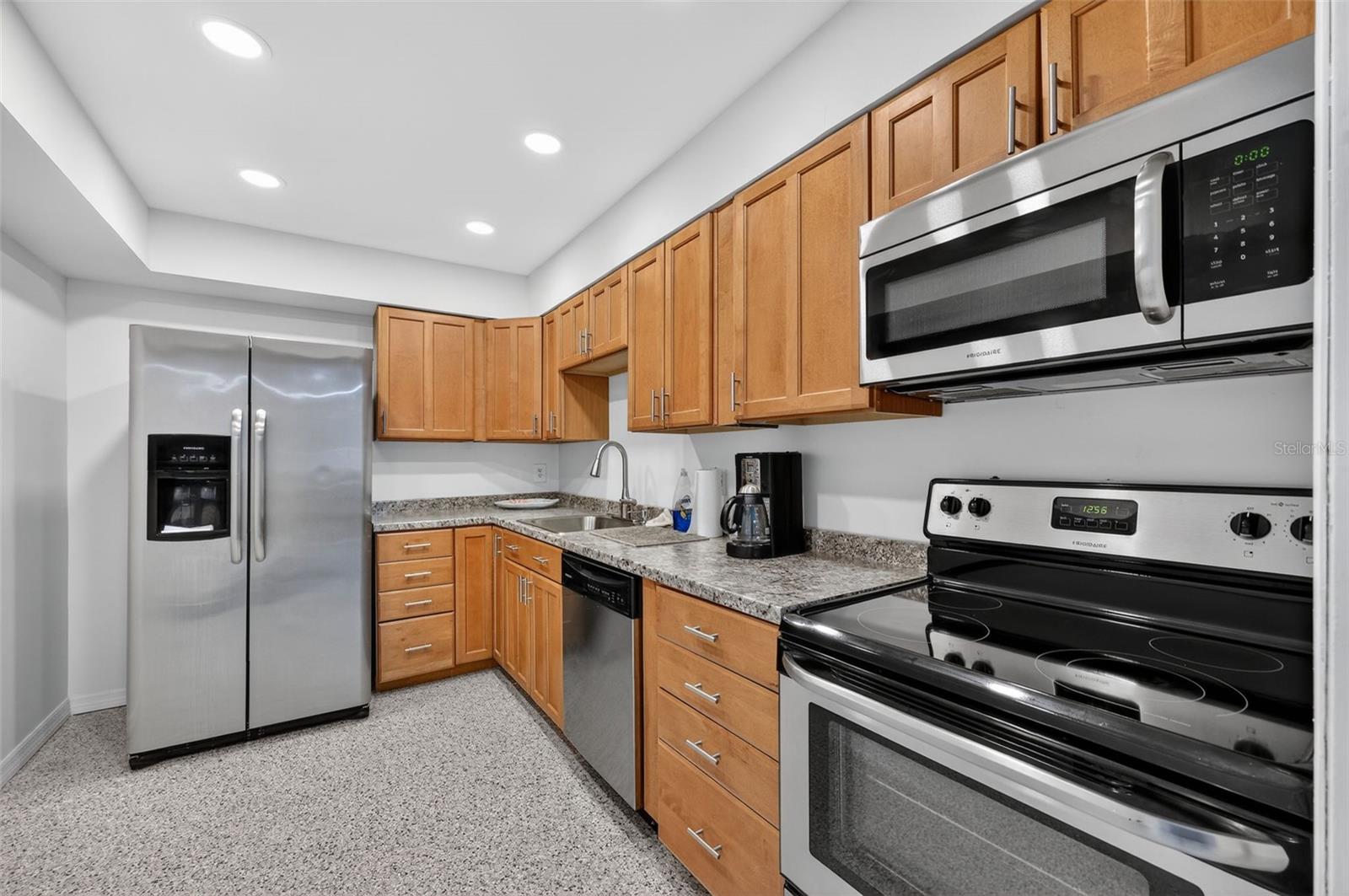 DOLPHIN COVE CLEARWATER - Residential