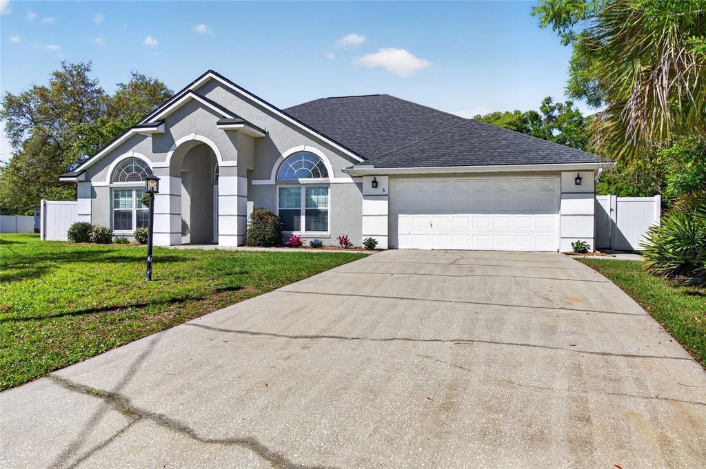 Photo of 5 Farr Place, Palm Coast, FL 32137 (MLS # FC317747)