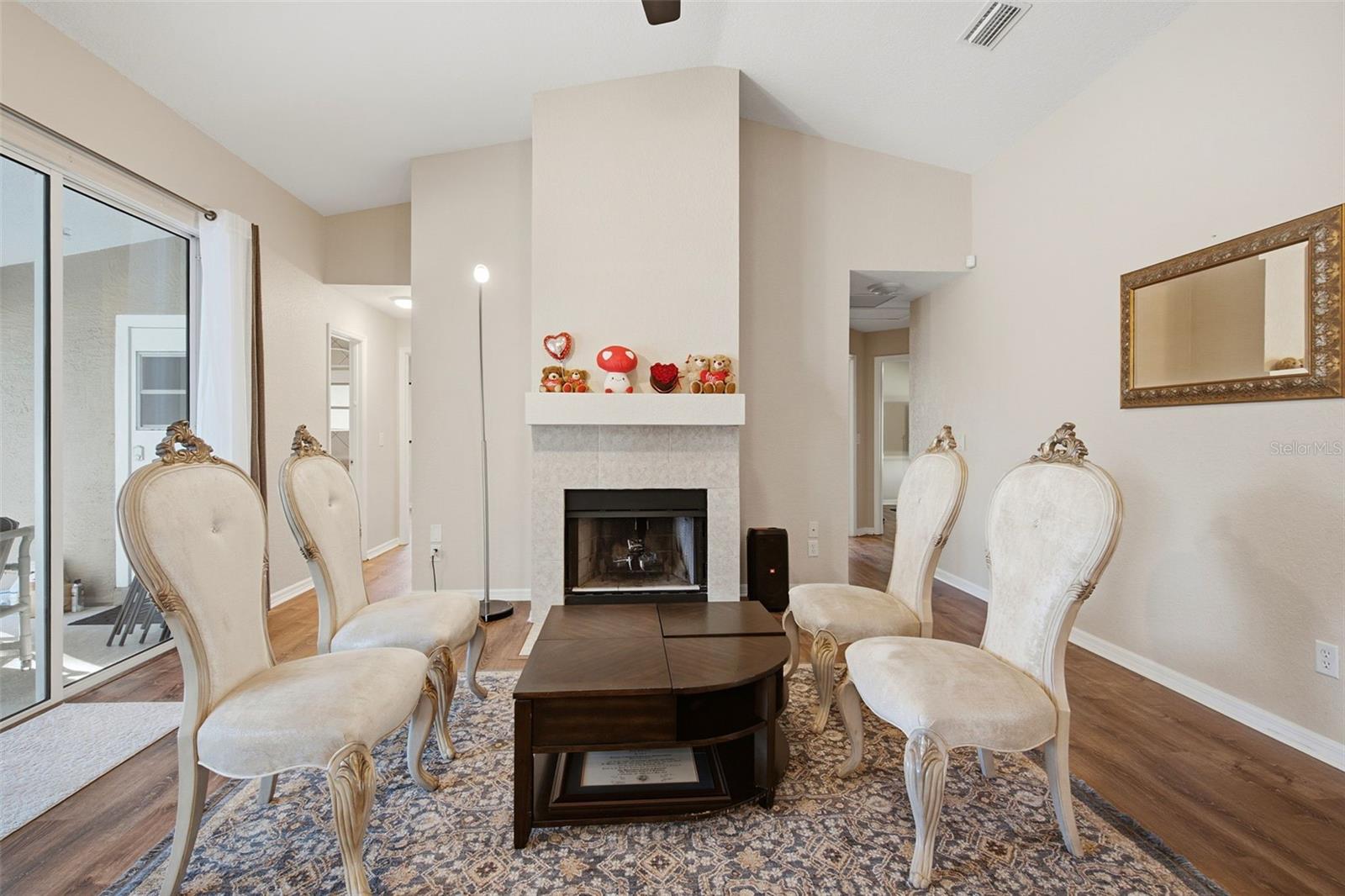 Casas a venda 3 - Jen Dantas 7709 APPLE TREE CIRCLE