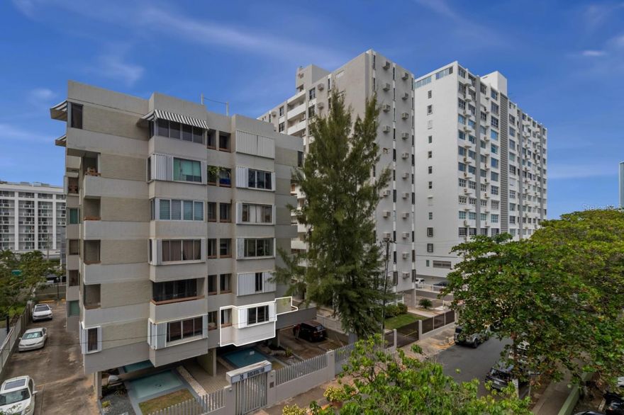 Cozy 1 bedroom | 1 bathroom apartment with perfect community location in the Condado sector. Walking distance between Ashford Ave., Condado Beach, restaurants, and boutique shops, it has a perfect balance between city living and a beach getaway. The apartment includes 1 assigned parking, a gated entrance, and shutter window protection for your convenience. (HOA $154 monthly, starting in March 2025 | Property Tax $876.15 annually)